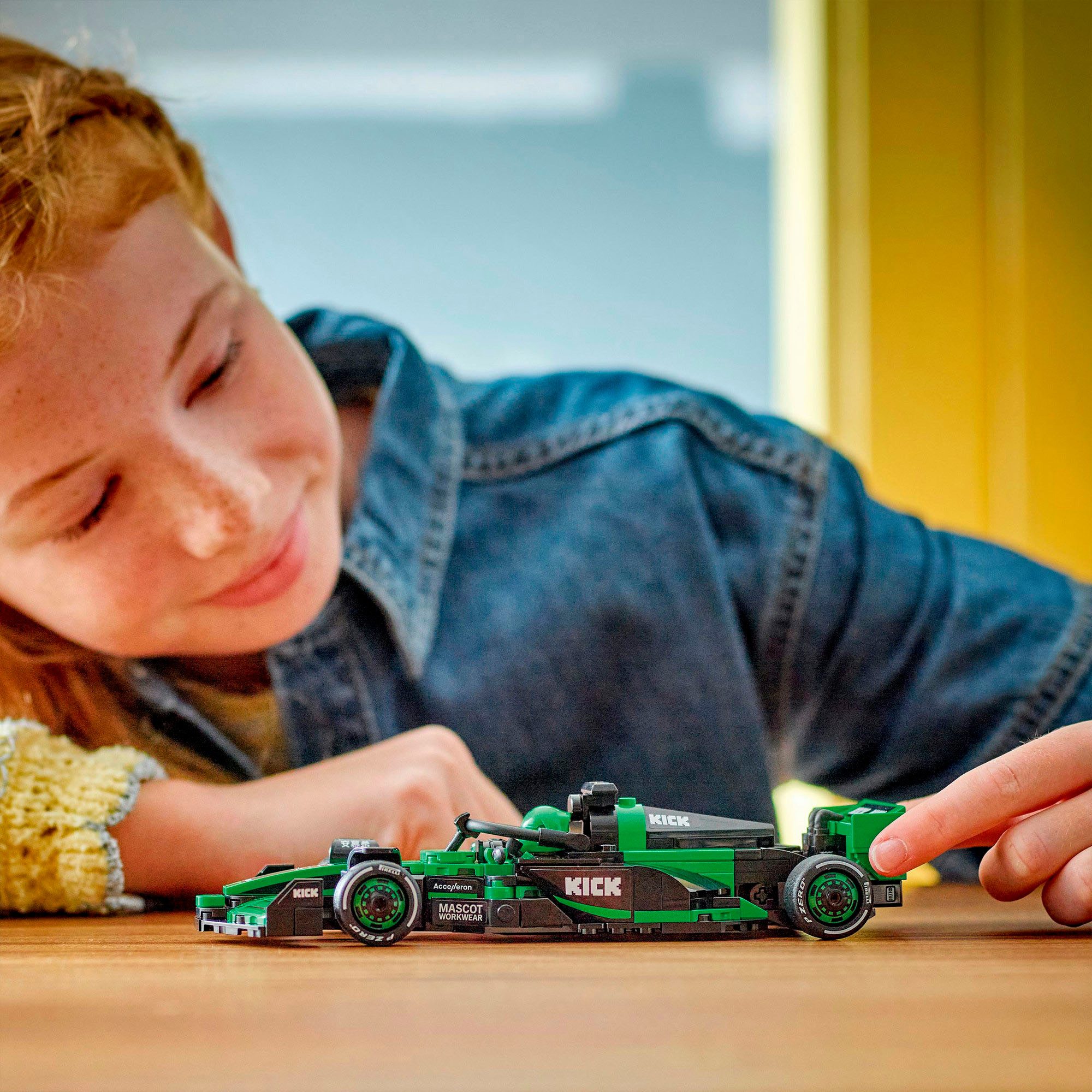 LEGO® KICK Sauber F1® Team C44 Rennauto (77247), LEGO® Speed Champions Kons günstig online kaufen