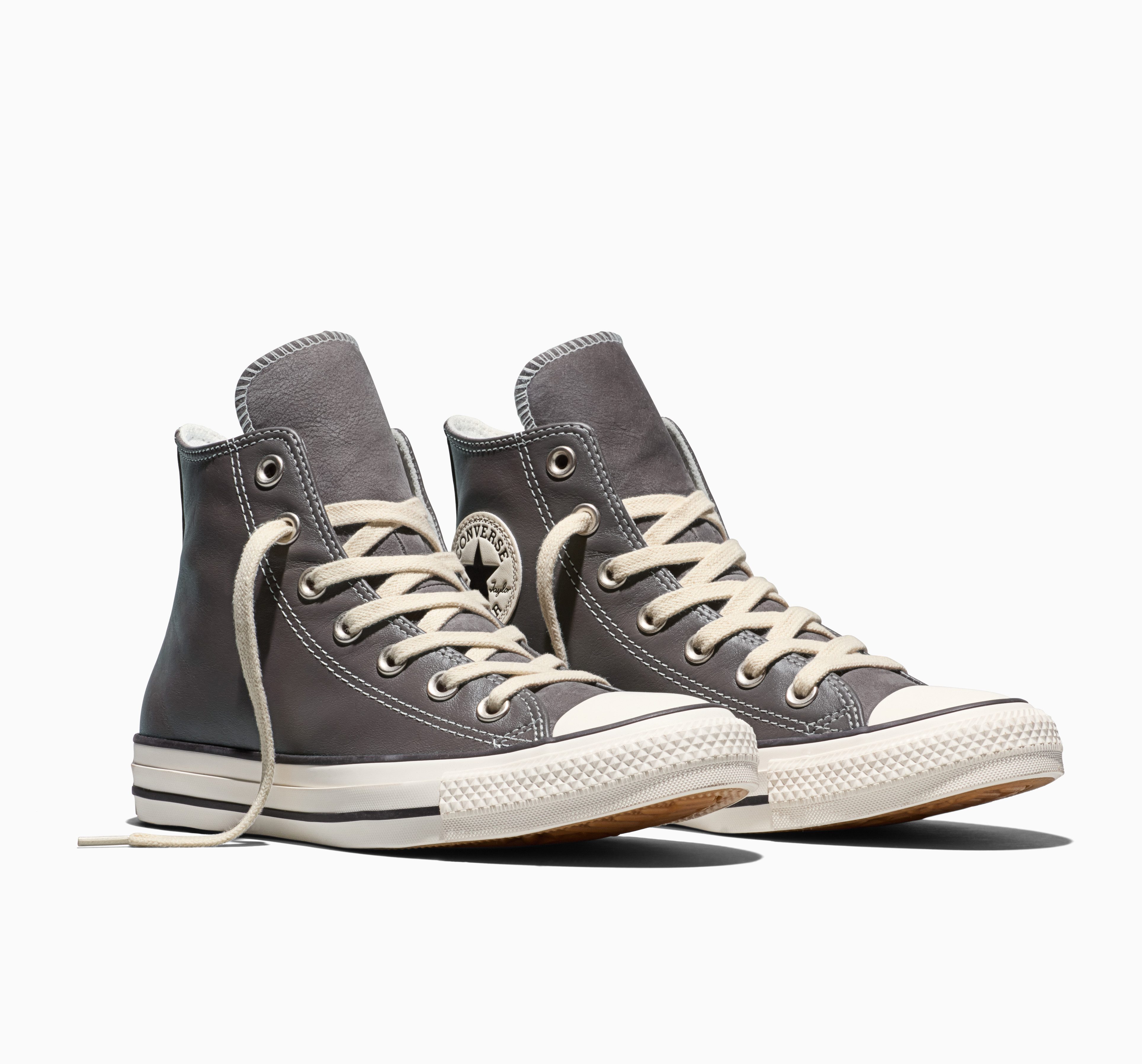 Converse Chuck Taylor All Star Sneaker winterfestes Leder, zwei unterschiedliche farbige Laces inklusive