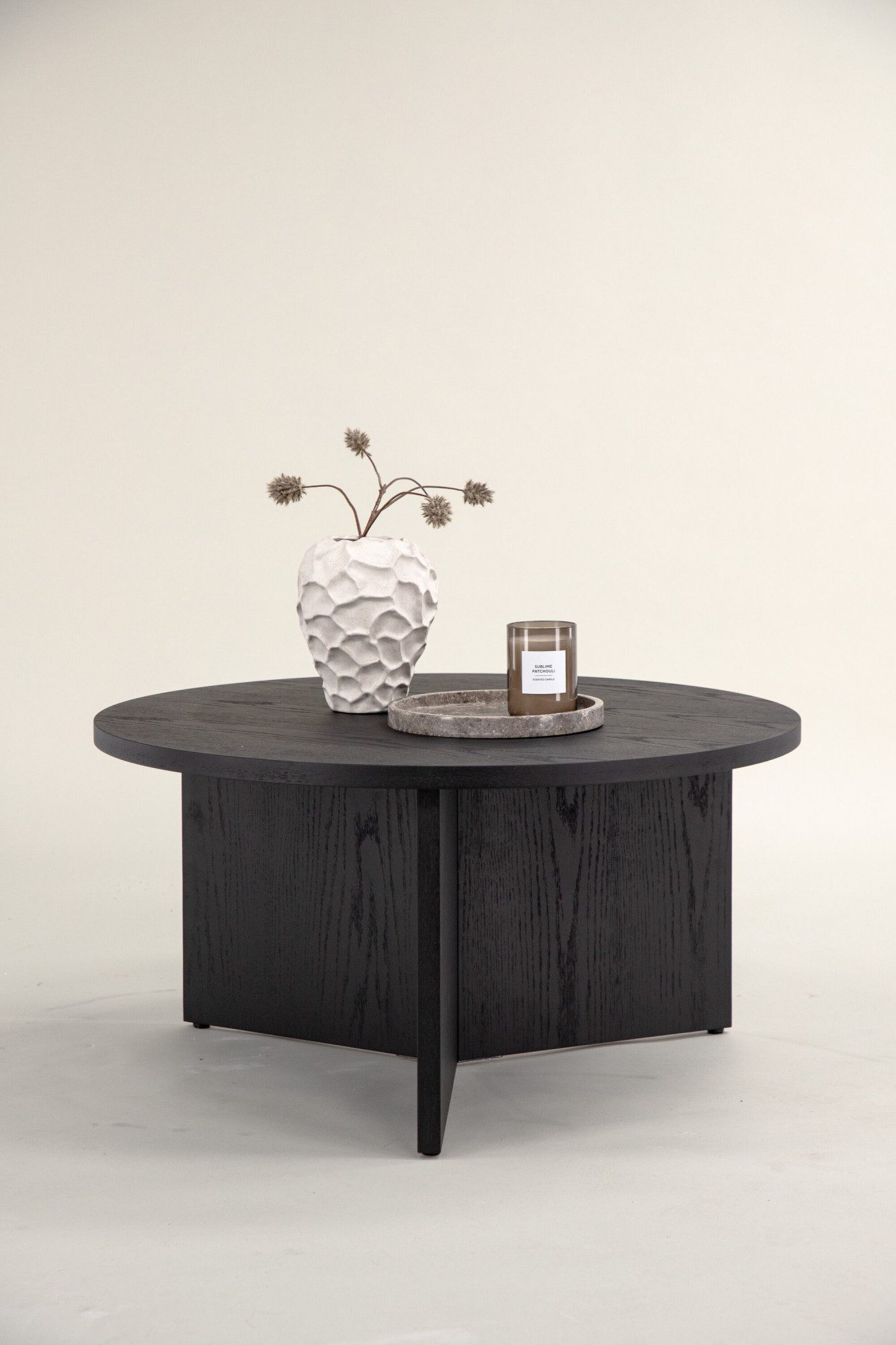 Venture Home Couchtisch Saltö, kompakter Couchtisch in Holzfurnier-Optik, Schwarz, Ø 65 cm, Sofatisch, Furnier, rund, kompakt, niedrig, edel