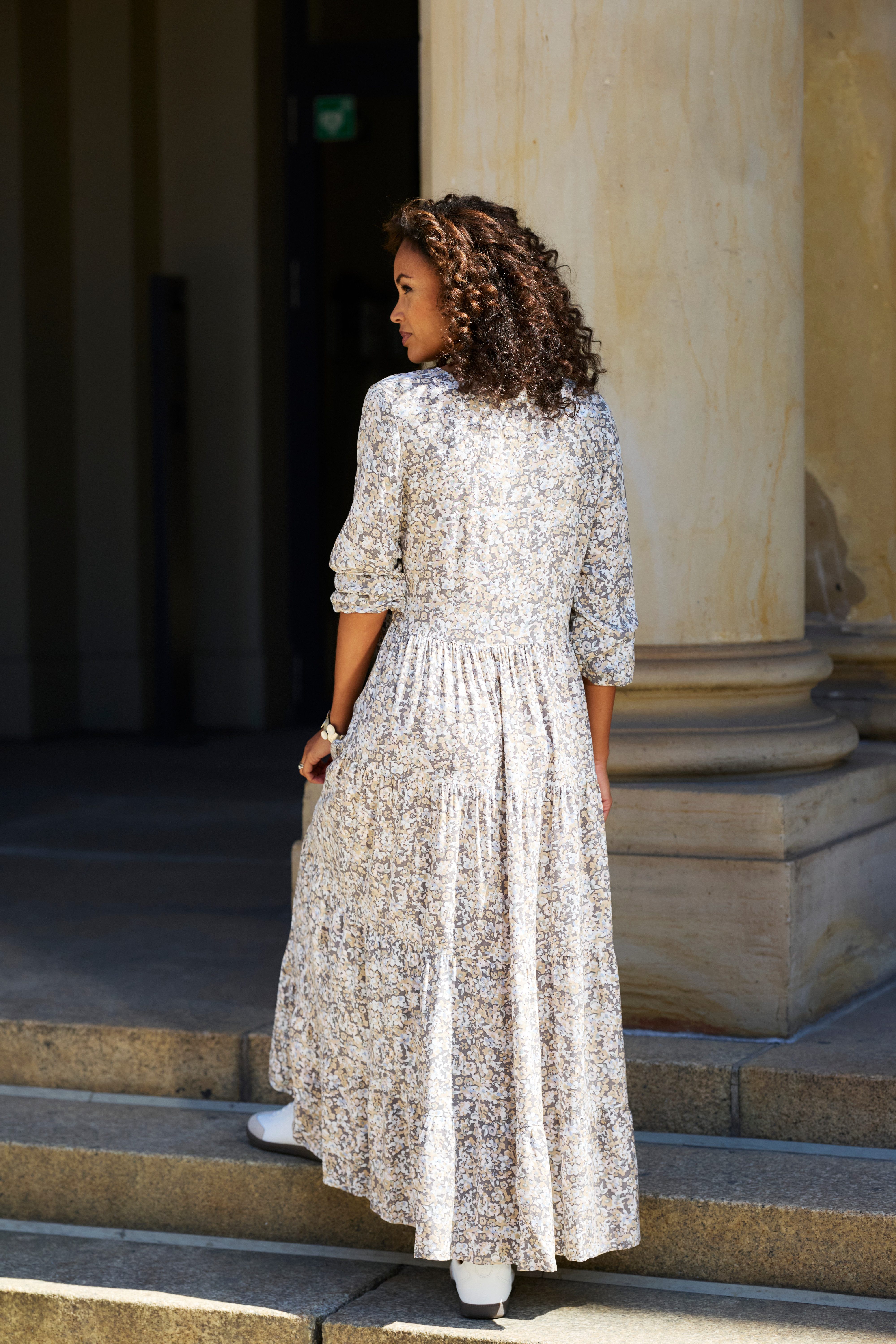 Vivance by Lascana Maxikleid mit Alloverprint, V-Ausschnitt, Webkleid, locker bequemer Look Langärmliges Druckkleid aus Webware, Sommerkleid, lockeres Kaftankle – Bild 3 von 5