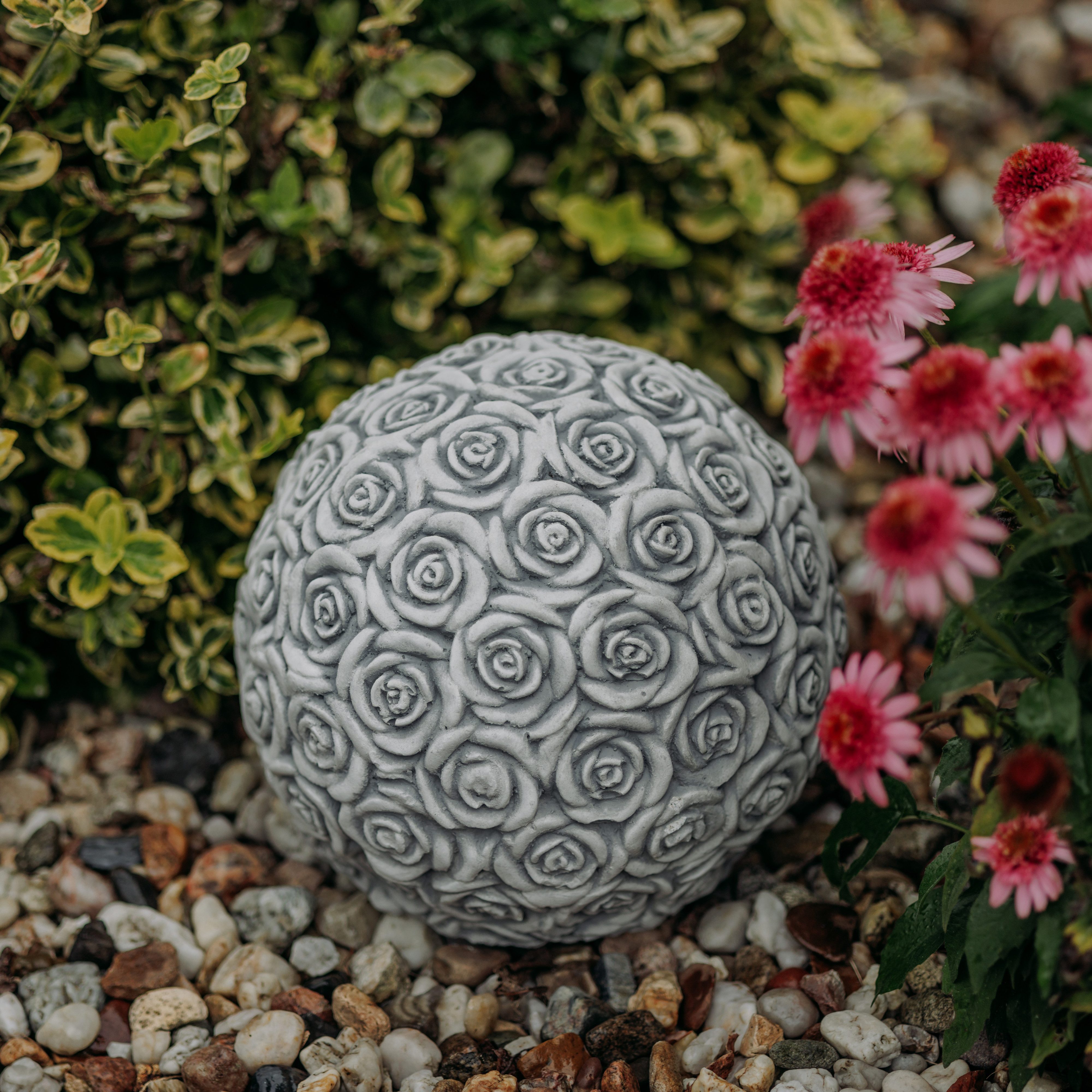 gartendekoparadies.de Gartenfigur Romantische Rosen-Kugel, Steinfigur, H. 21 cm, 17 kg, Frostsicher