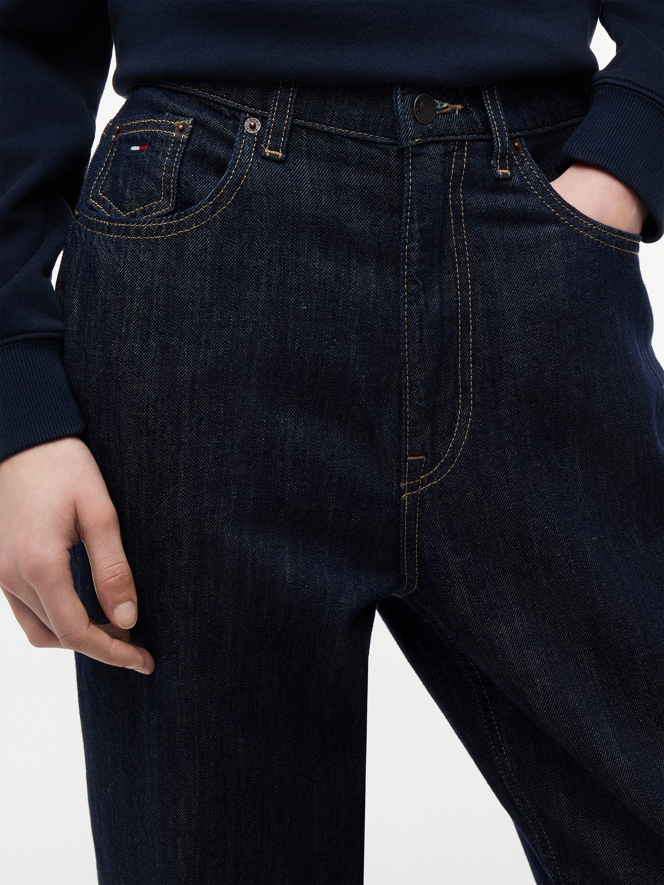 Tommy Jeans Mom-Jeans MOM JEAN UH TPR RW Ultra High Waist, Tapered Fit