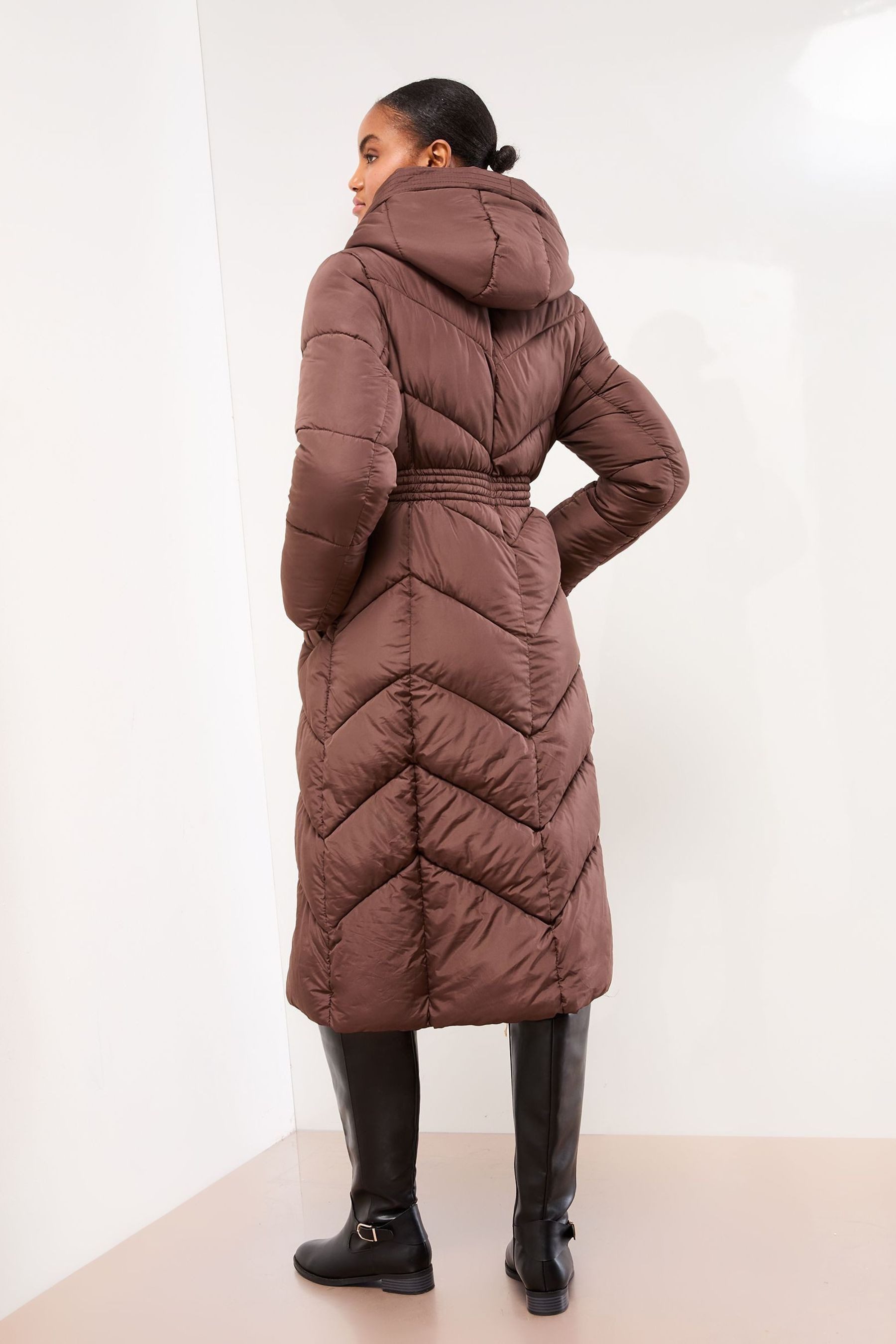 LIPSY Steppmantel Lipsy Langer, doppellagiger Mantel, Regular (1-tlg) günstig online kaufen