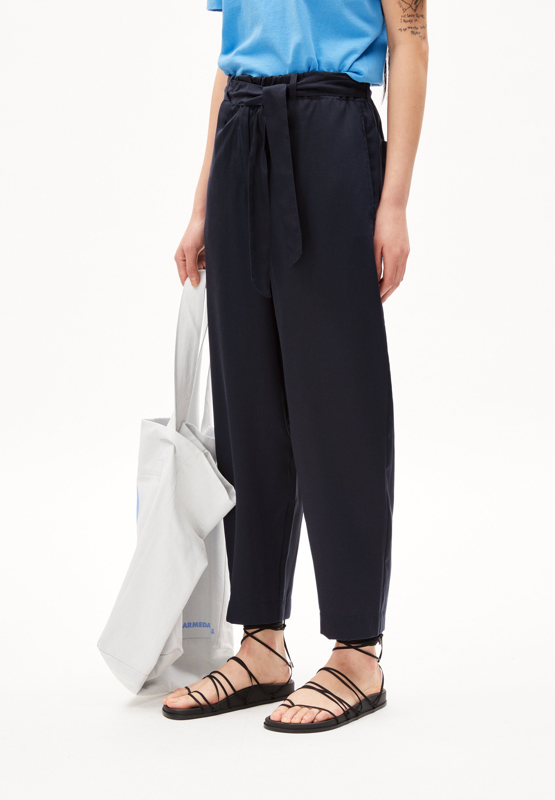 Armedangels Stoffhose SAAMERA Webhose Relaxed Fit aus TENCEL™ Lyocell (Relaxed Fit) Webhose Relaxed Fit aus TENCEL™ Lyocell
