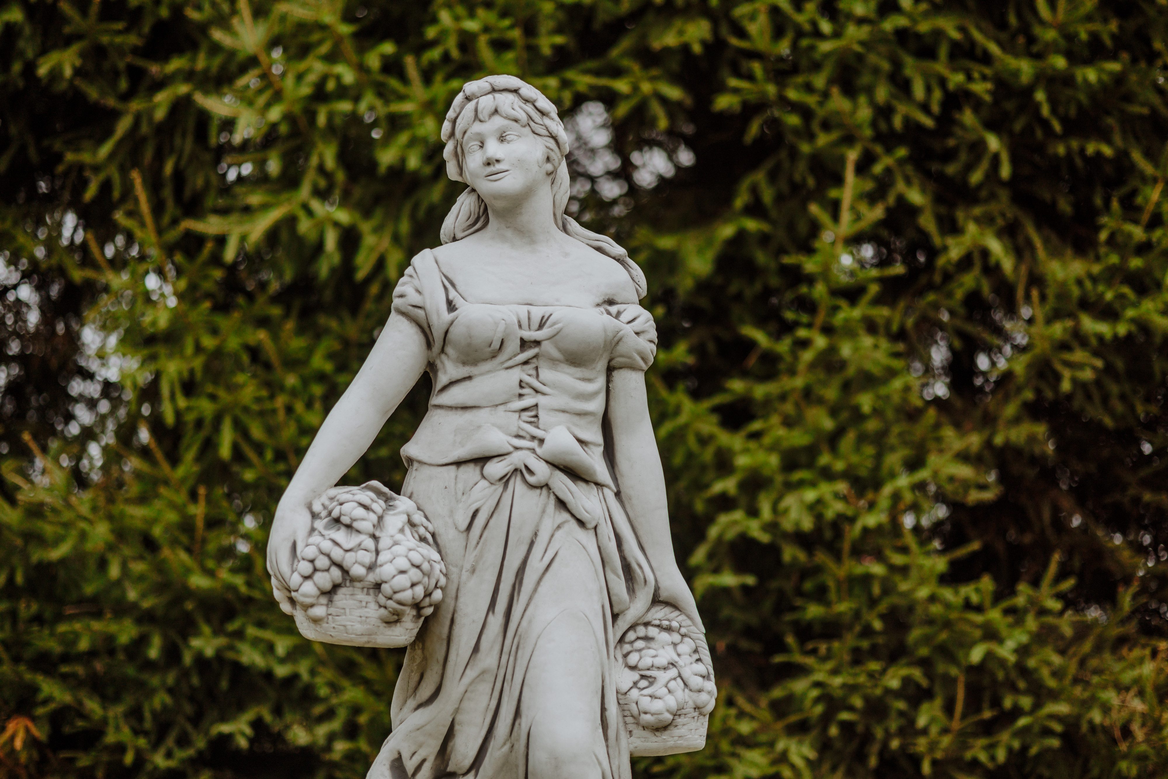 gartendekoparadies.de Gartenfigur Statue Einer Frau bei der Weinlese, H. 154 cm, 232 kg, Frostsicher