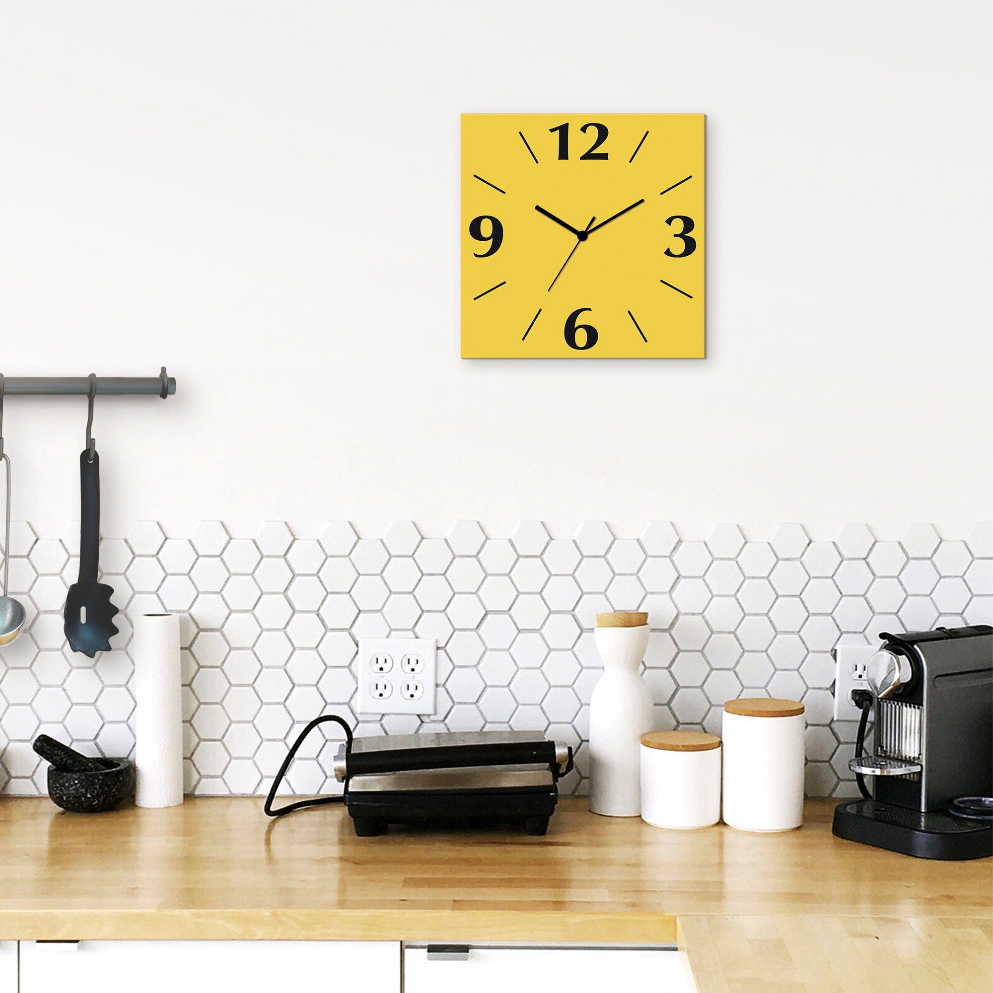 Artland Wanduhr Uni Trendfarben (wahlweise mit Quarz- oder Funkuhrwerk, lautlos ohne Tickgeräusche)