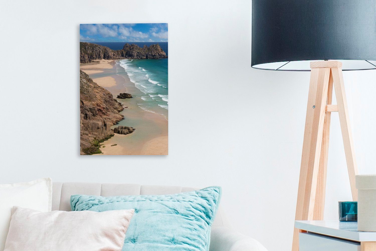 OneMillionCanvasses® Leinwandbild Wellen spülen an St), Cornwall, fertig cm Strand Gemälde, von 20x30 den Zackenaufhänger, (1 inkl. bespannt Leinwandbild