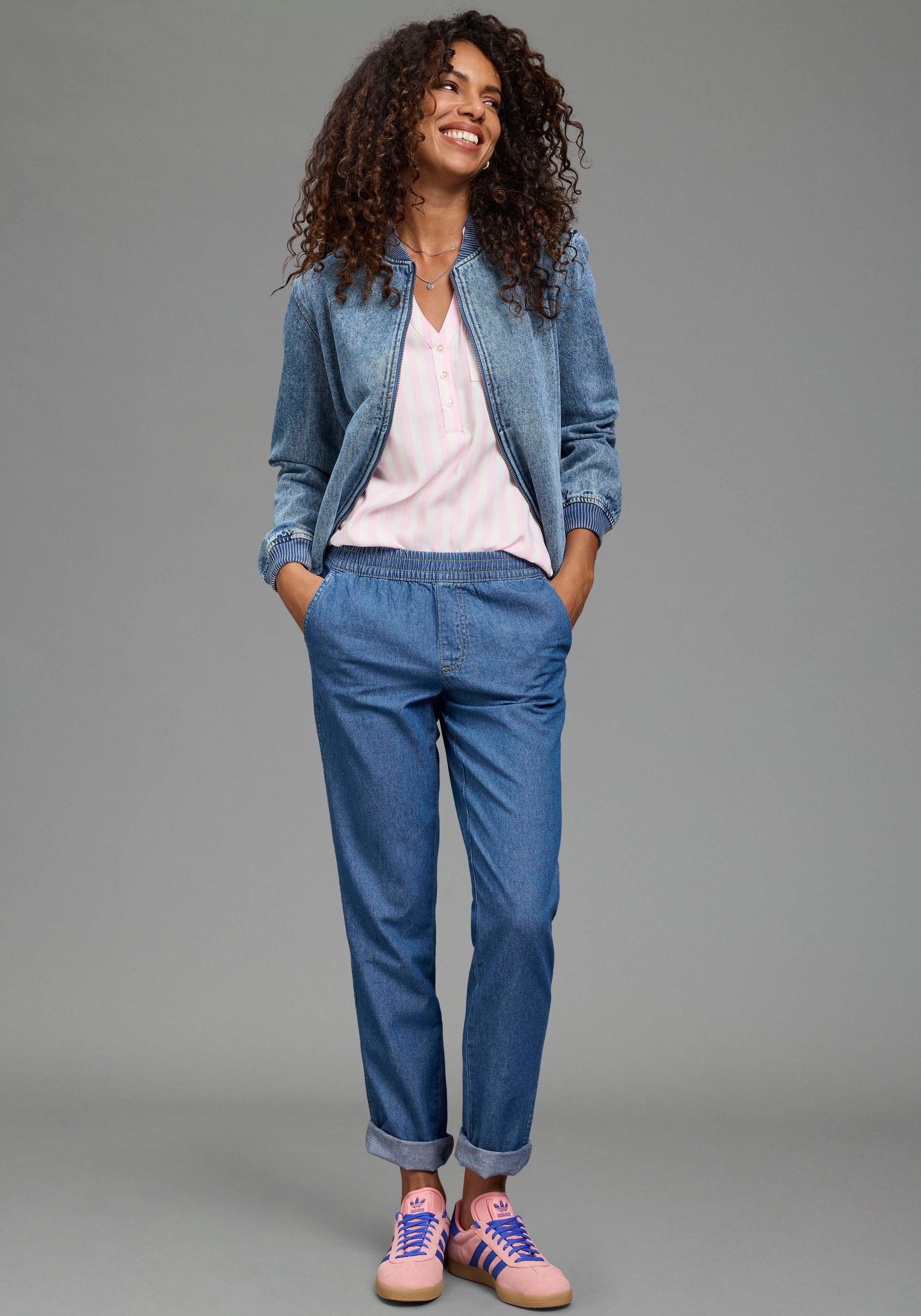 Arizona Jeansjacke im winterlicheren Denim hüftlang, Comfort Fit, mit Reißverschluss – Bild 4 von 5