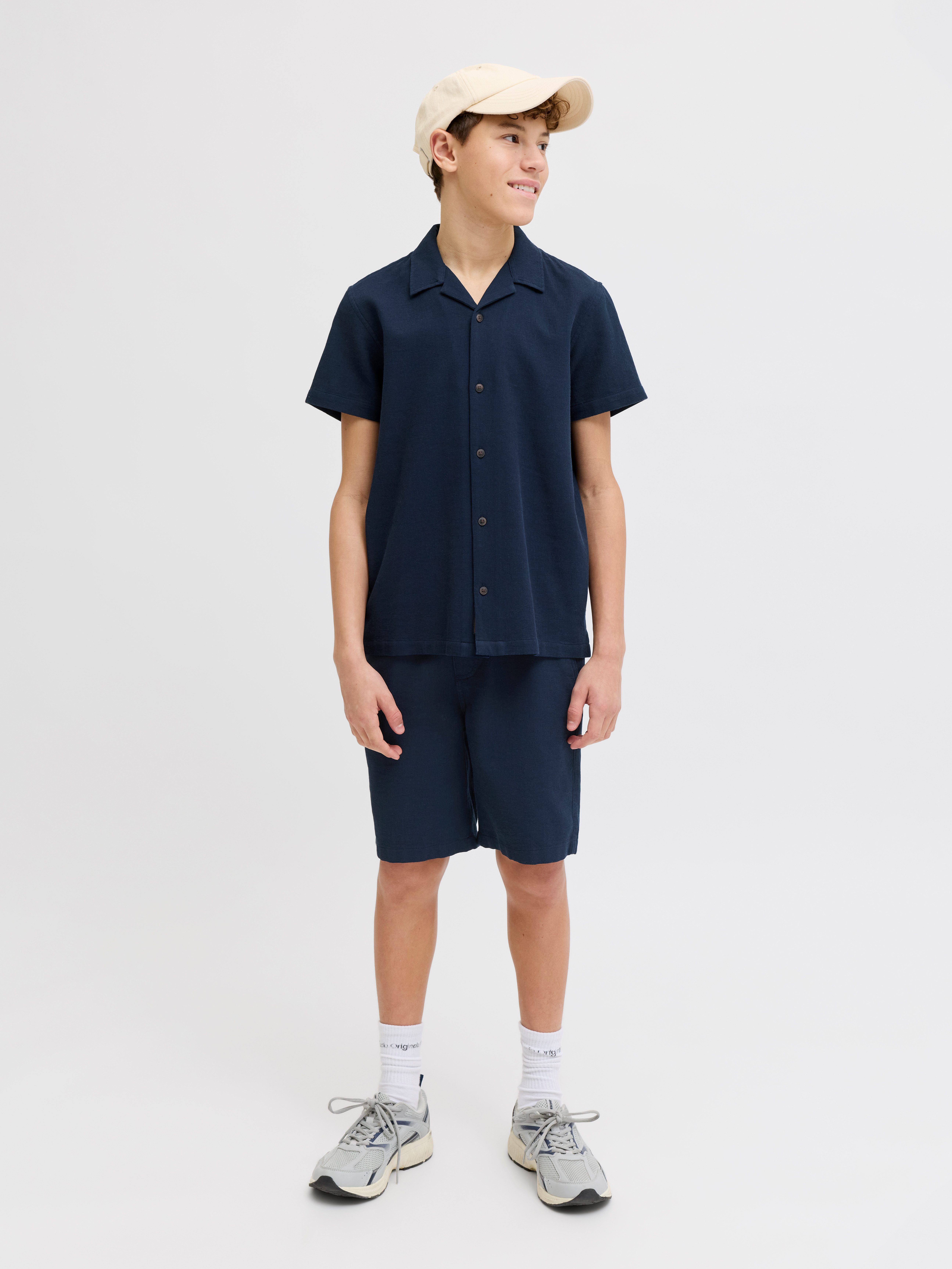 Jack & Jones Junior Kurzarmhemd JJGLOBAL WAFFLE RESORT SHIRT SS JNR Baumwolle, locker geschnitten