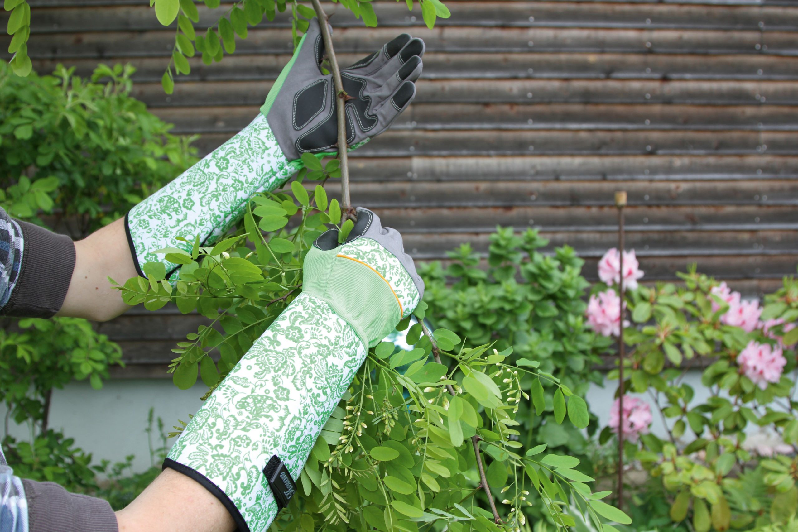 Kerbl Gartenhandschuhe 2 Paar Rosenhandschuh Gr. 10/XL lange Stulpe schwarz grau (2, Paar) geeignet für dornigen Pflanzen, Sträuchern