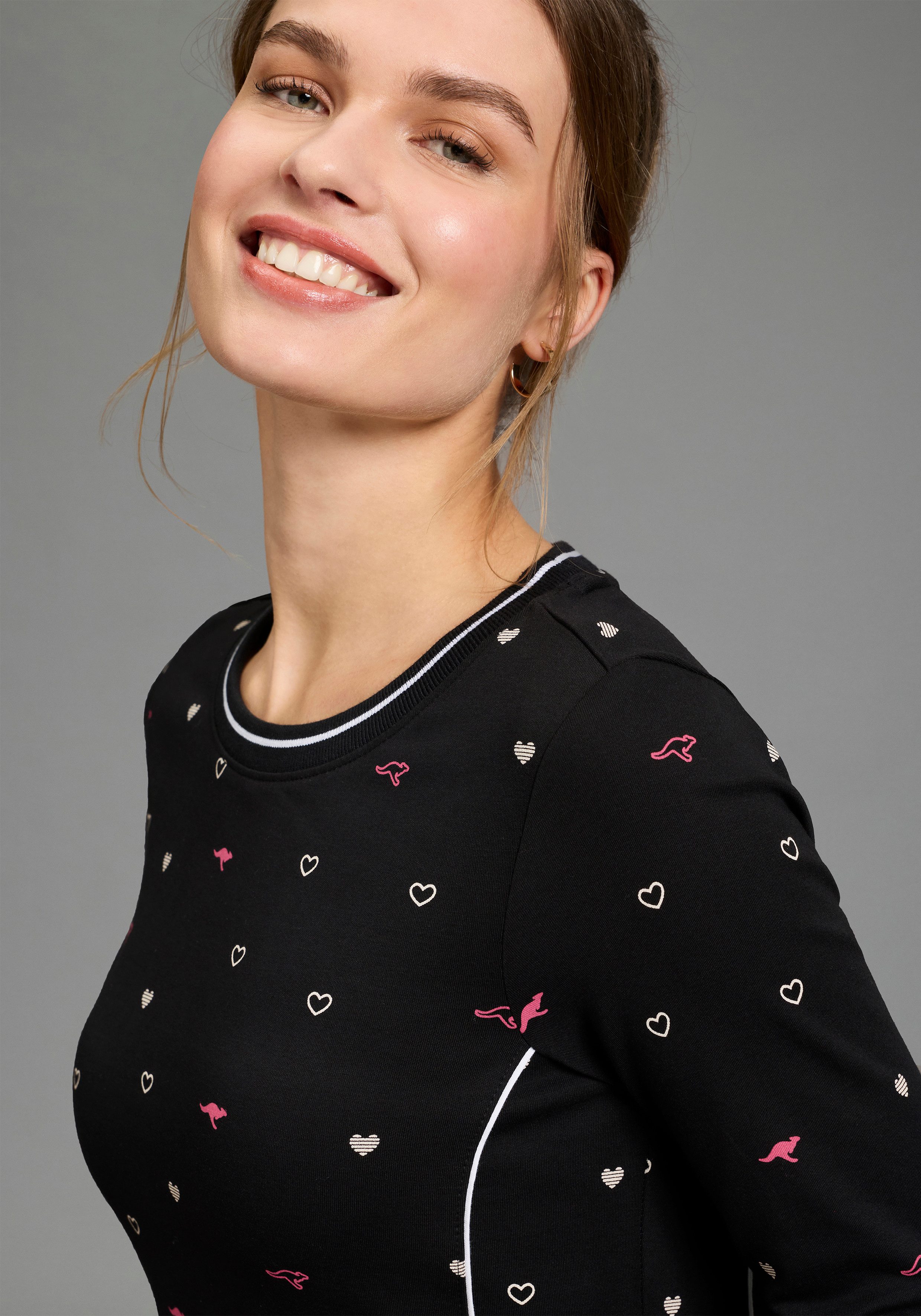 KangaROOS Sweater Langarm, figurbetont, aus Interlock-Baumwolle, mit Nahttaschen