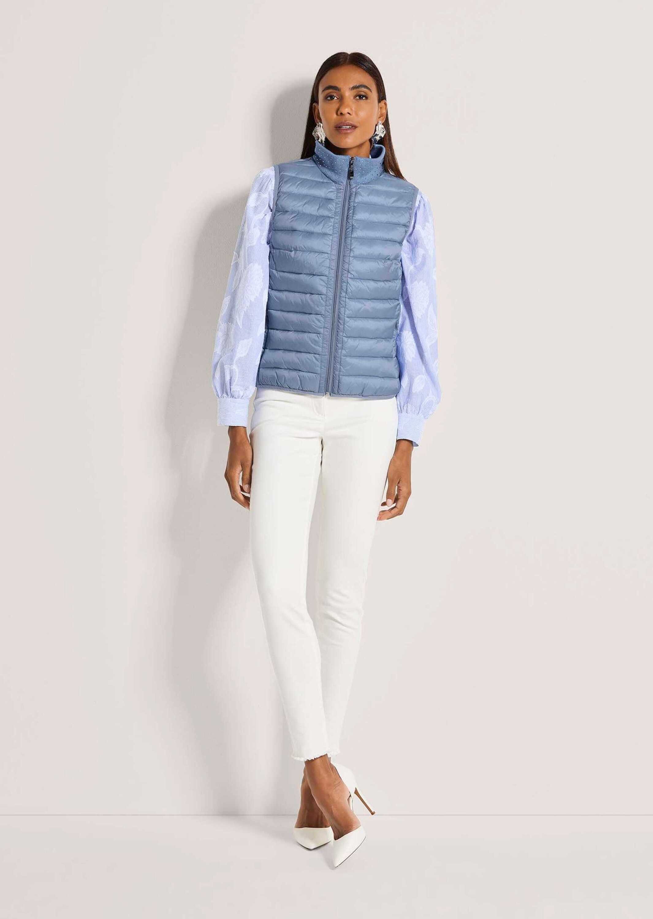 MADELEINE Kurzweste Sportive, elegante Outdoor-Weste mit Steppung Leicht gefütterte Weste mit Stehkragen, Sandwich-Stepps