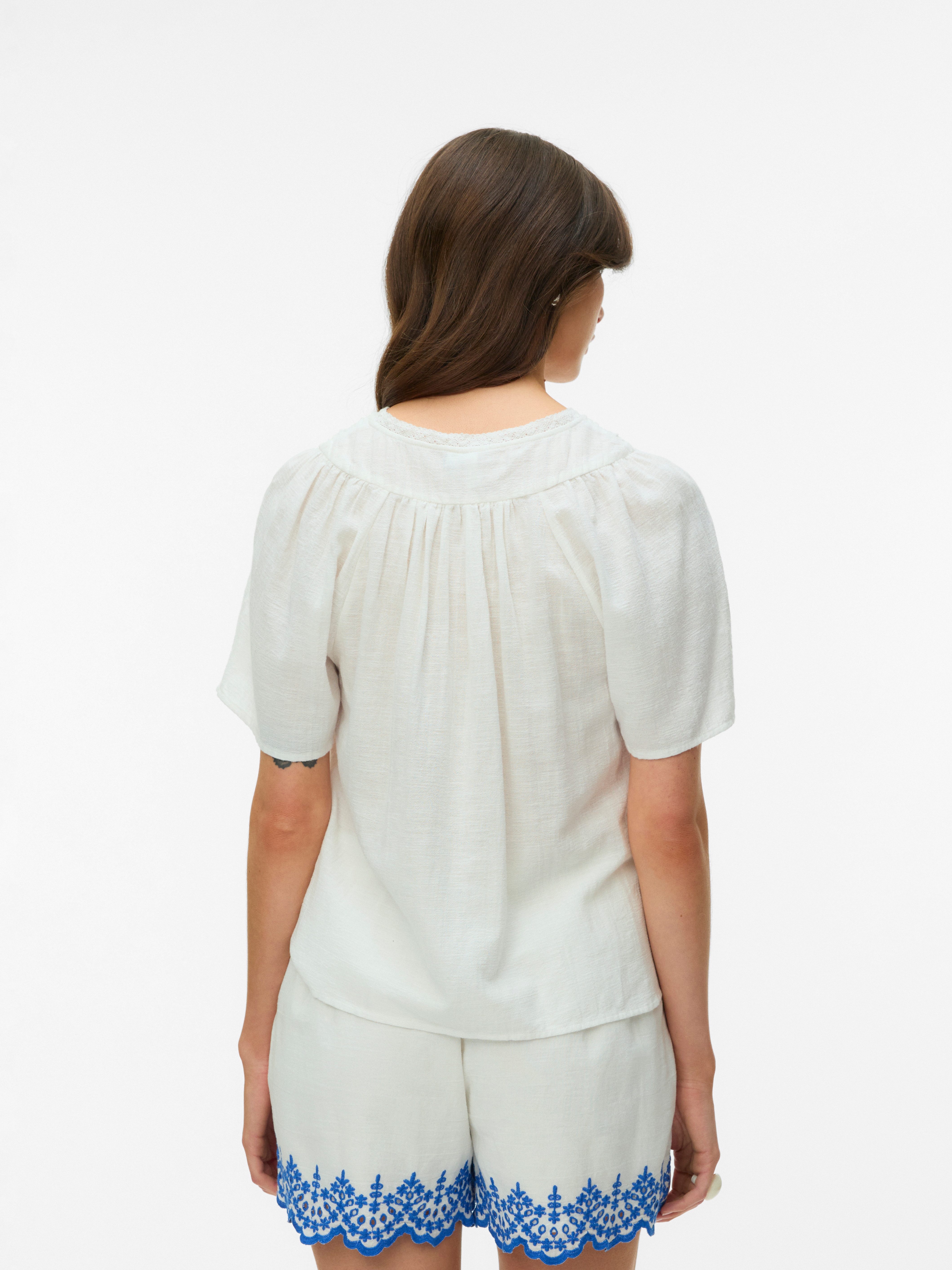Vero Moda Kurzarmbluse VMKARLA S/S V-NECK TOP WVN BTQ Baumwolle