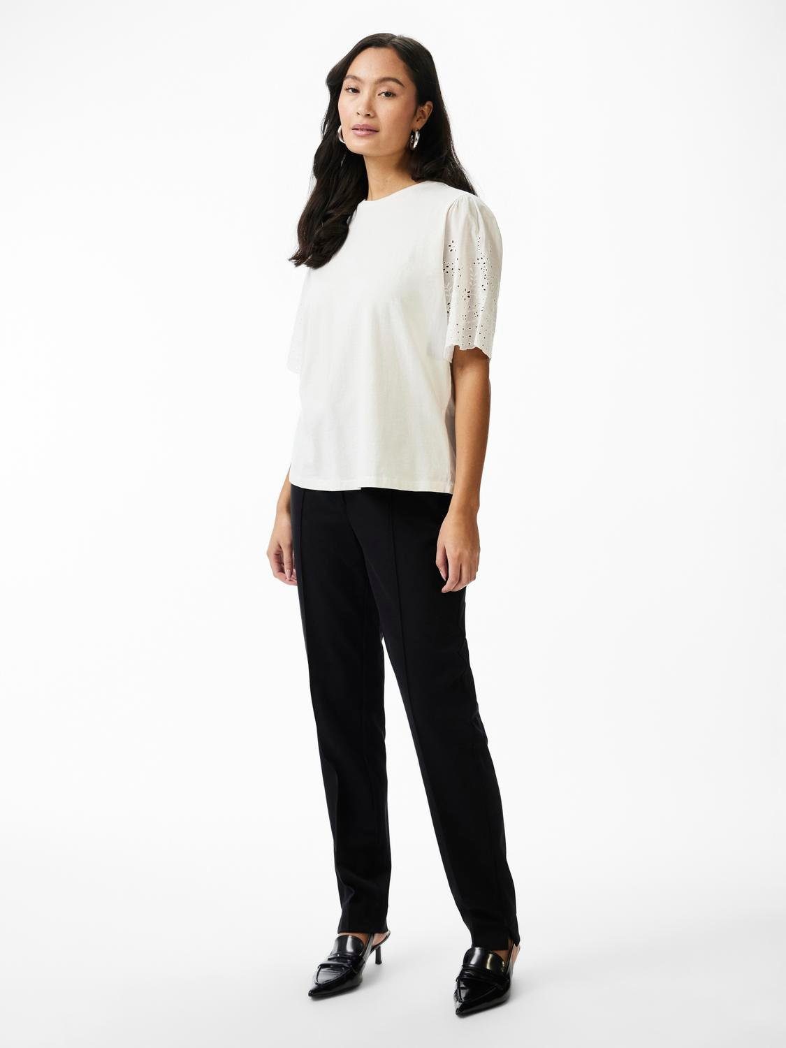 Y.A.S Kurzarmshirt YASLEX SS TOP W. EMB SLEEVES S. NOOS mit Lochstickerei