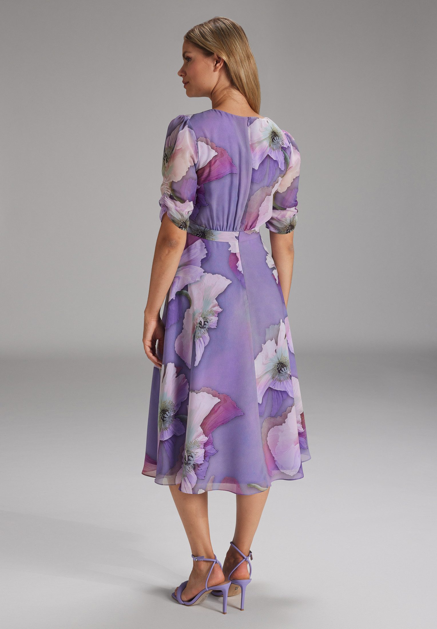 SWING Sommerkleid Taillierter Schnitt mit ausgestelltem günstig online kaufen