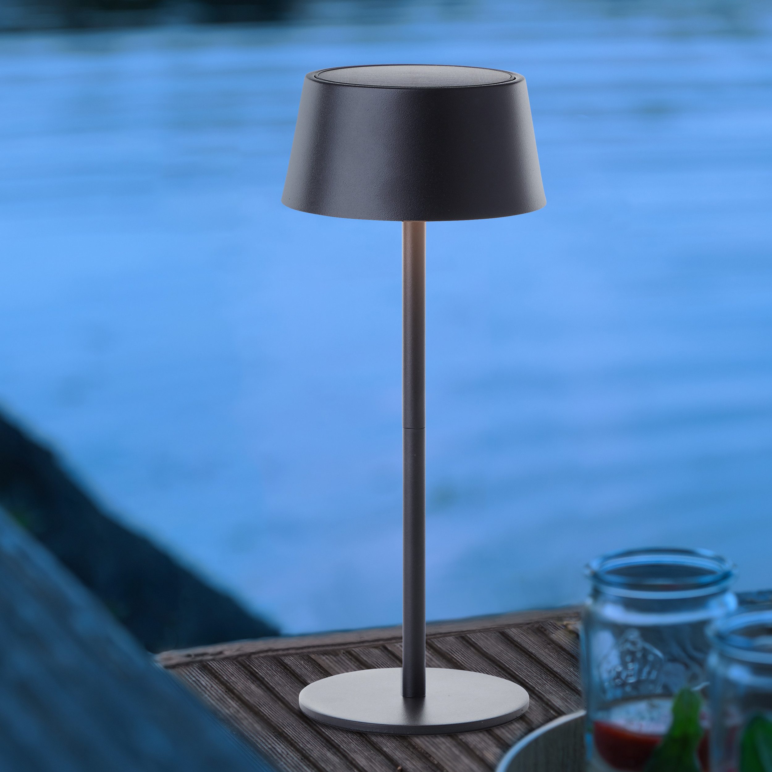Brilliant LED Außen-Tischleuchte Picco, Dimmfunktion, LED fest integriert, Warmweiß, LED Außentischlampe Leuchte mit Solar in schwarz matt per USB ladbar