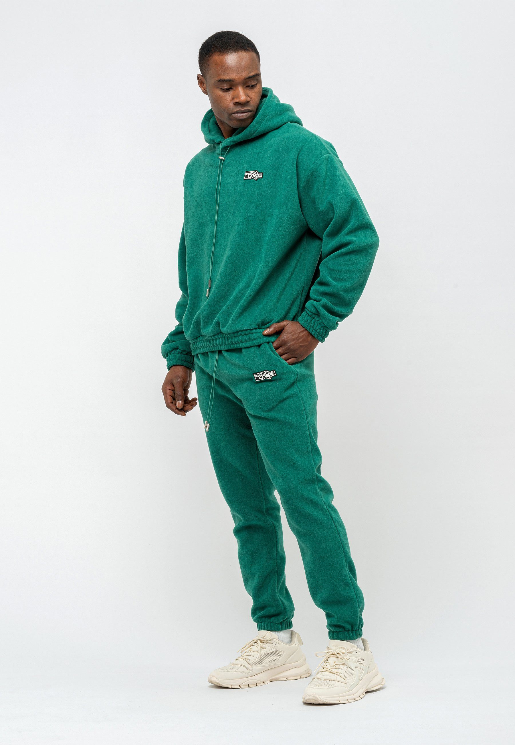 Tom Barron Trainingsanzug Tom Barron Tracksuit With Fleece Fabric Patch Logo, mit modernem Design