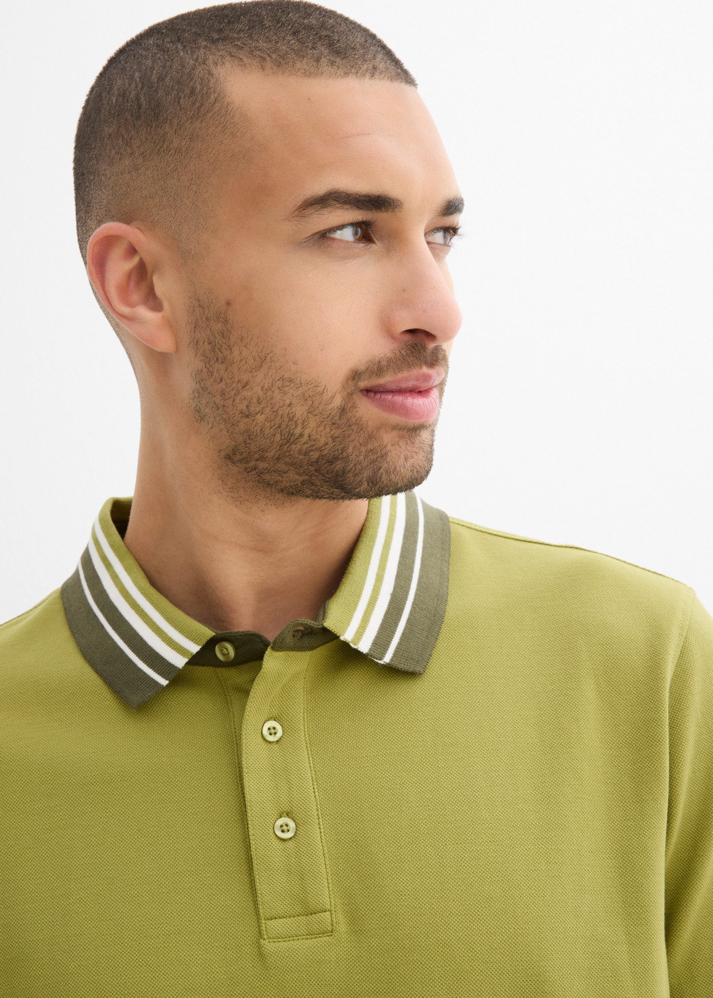 bonprix Poloshirt Regular Fit, mit Polokragen, Kurzarm-Design, aus Baumwolle