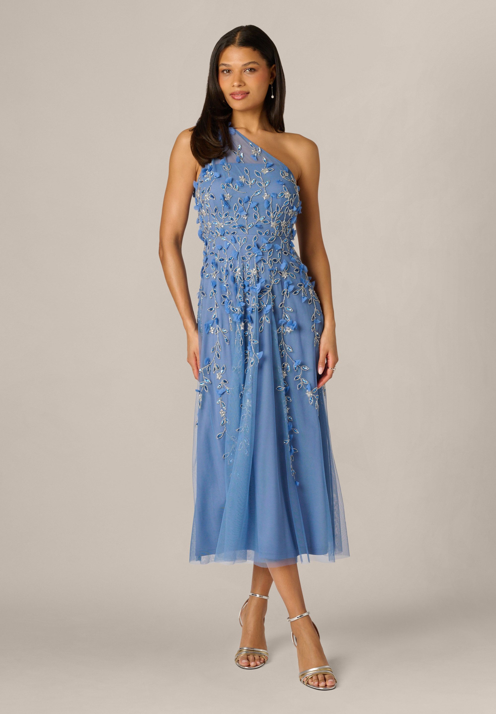 Adrianna Papell Abendkleid Petite One Shoulder Bead Dress Eine romantische, strukturierte Silhouette