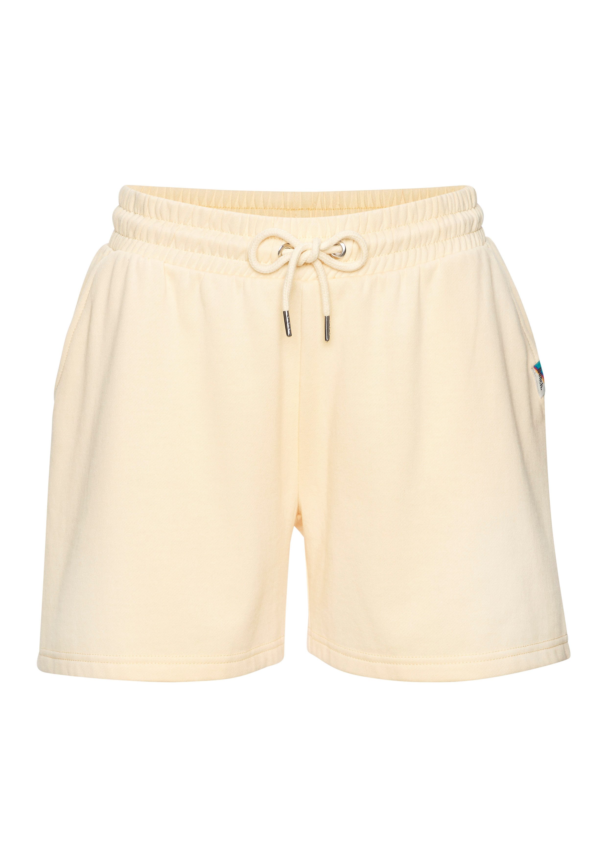 Bench. Sweatshorts mit seitlichen Taschen, Loungewear. Reduzierter Preis € 24,99. Unverbindliche Preisempfehlung € 64,99