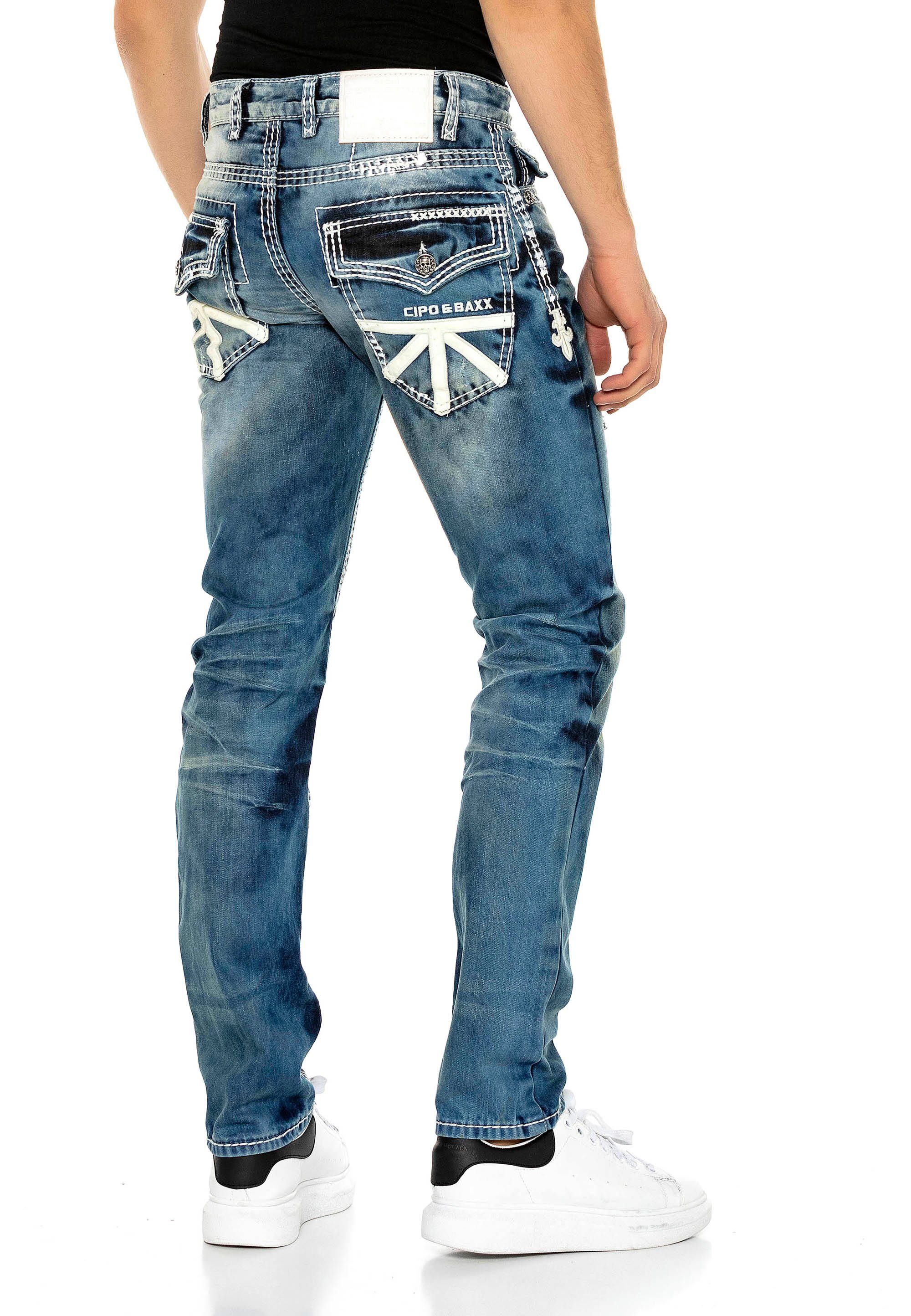 Bequeme Straight im coolen Baxx Cipo Fit Jeans & Used-Look