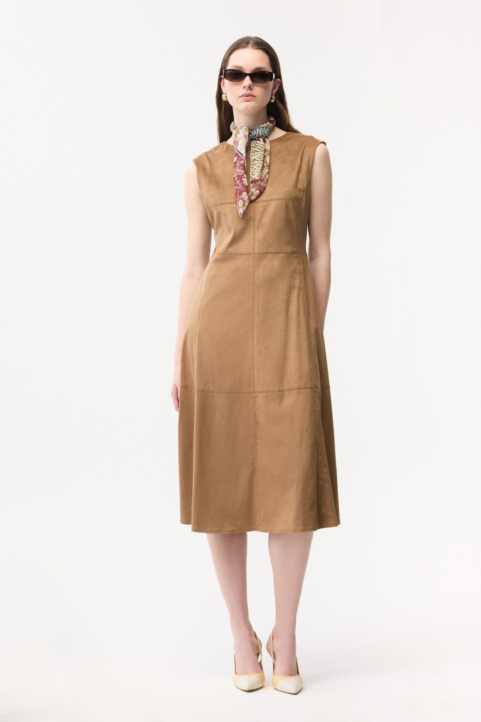 adL Midikleid Ärmelloses Veloursleder-Kleid