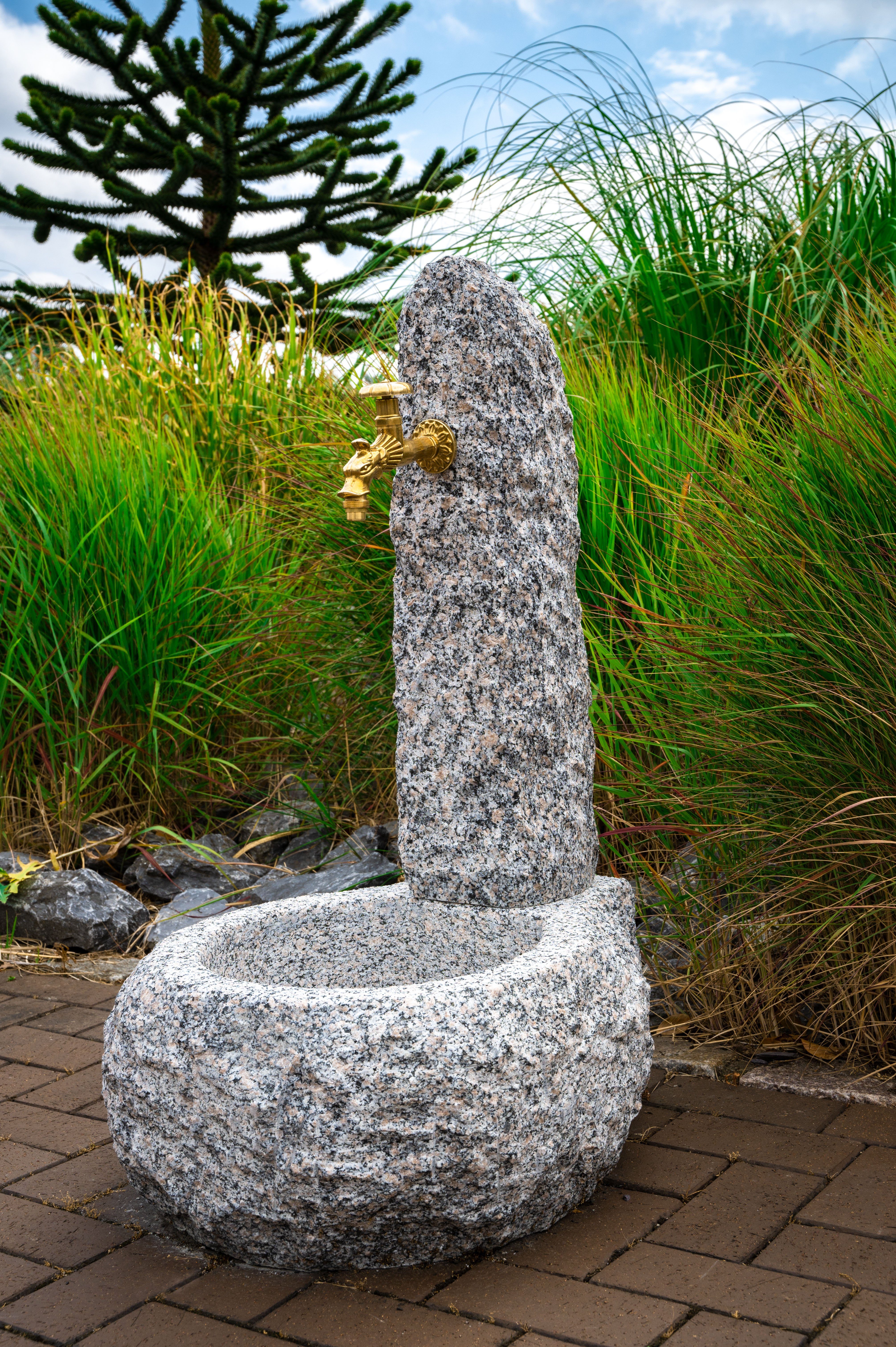 IDYL Gartenbrunnen Granit Gartenbrunnen, Granit – ein Naturprodukt – sehr robust – witterungsbeständig gegen Frost, Regen und UV-Strahlung.