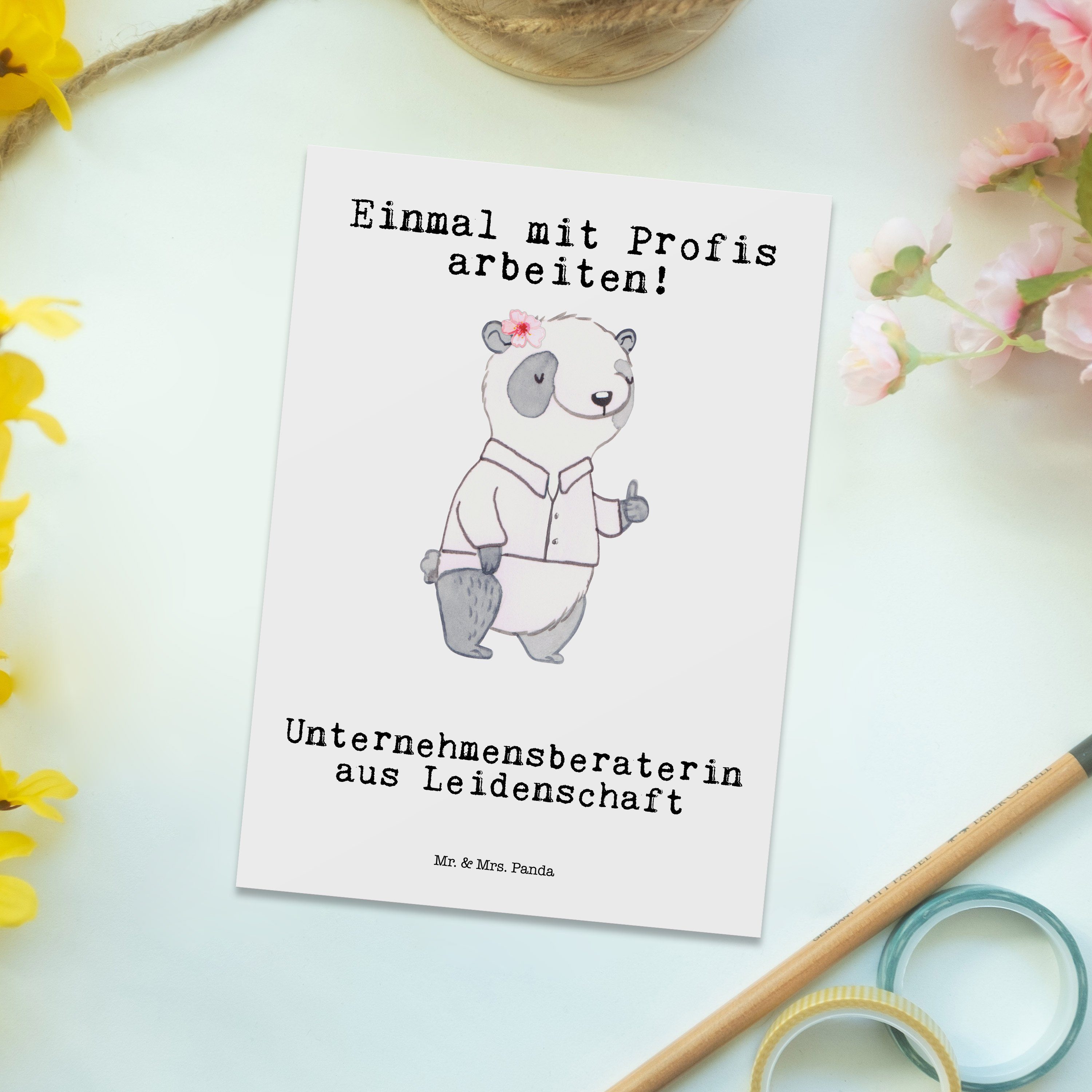 Panda Mrs. - Unternehmensberaterin & aus Mr. Leidenschaft Geschenk, - Postkarte Weiß Grußkarte