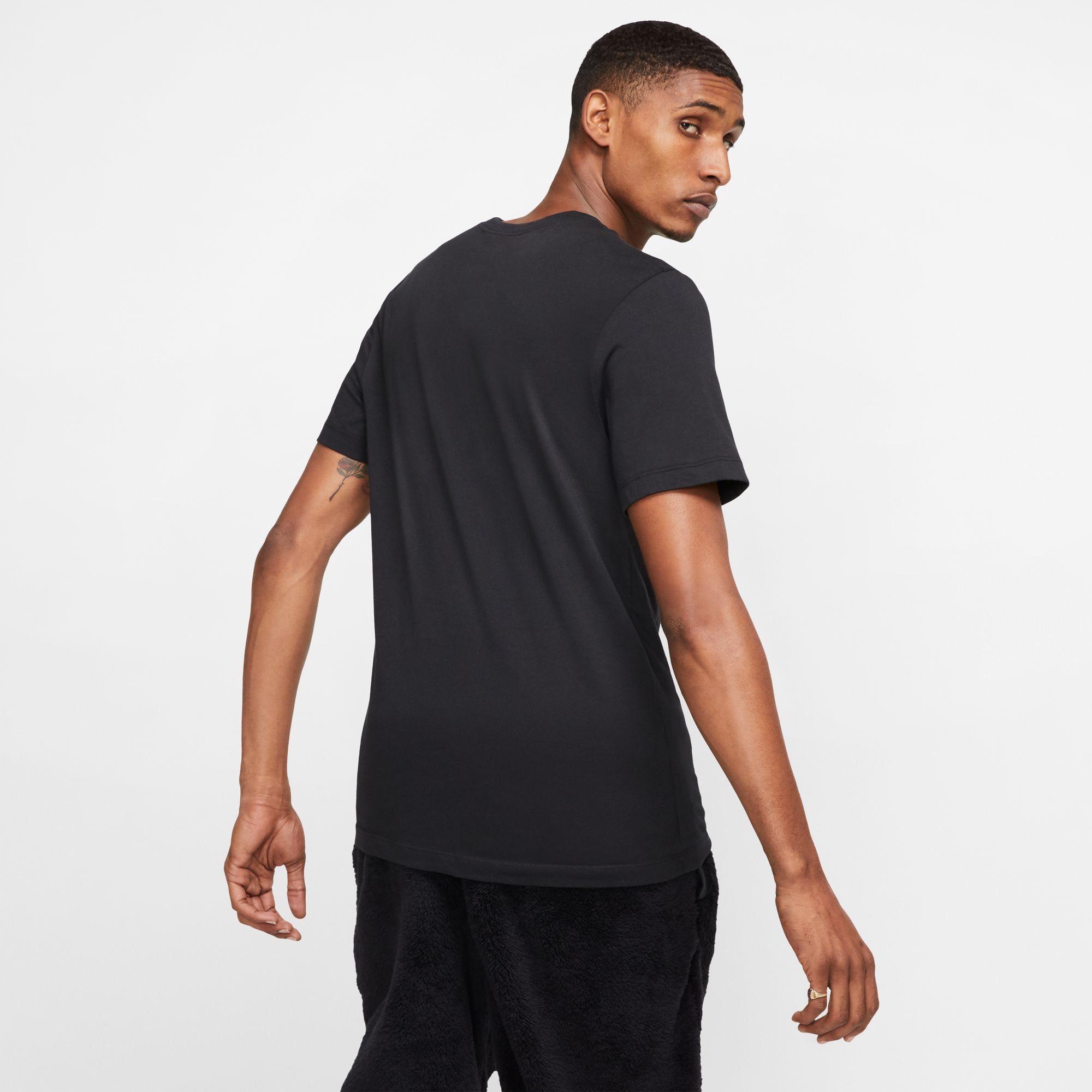 Nike Sportswear T-Shirt M NSW CLUB TEE mit Logostickerei auf der Brust, aus Jersey-Material, Regular Fit