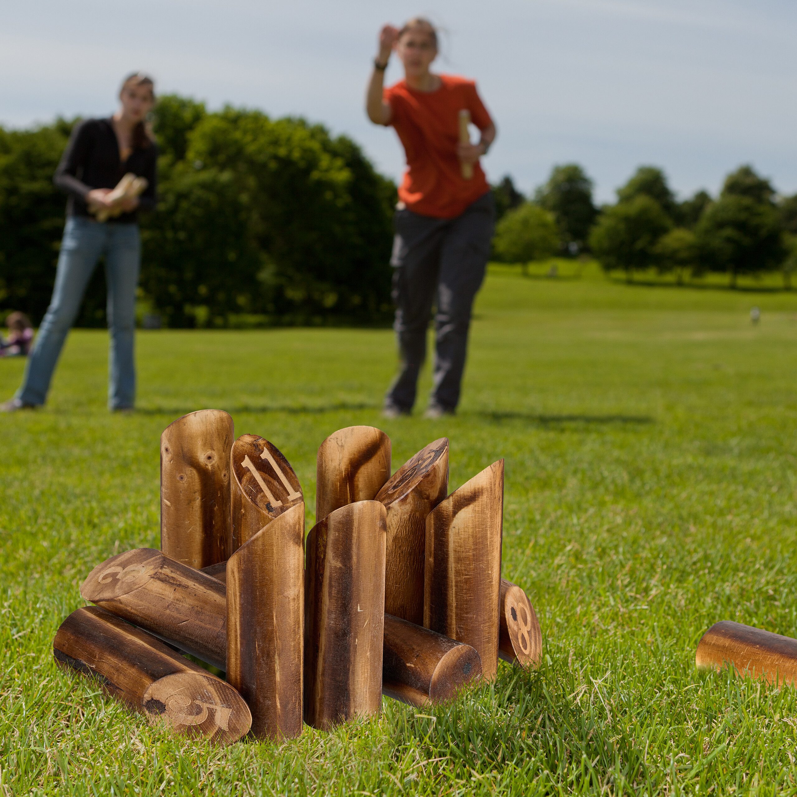 relaxdays Spielzeug-Gartenset Kubb Wikingerspiel mit Holzbox, (15-tlg)