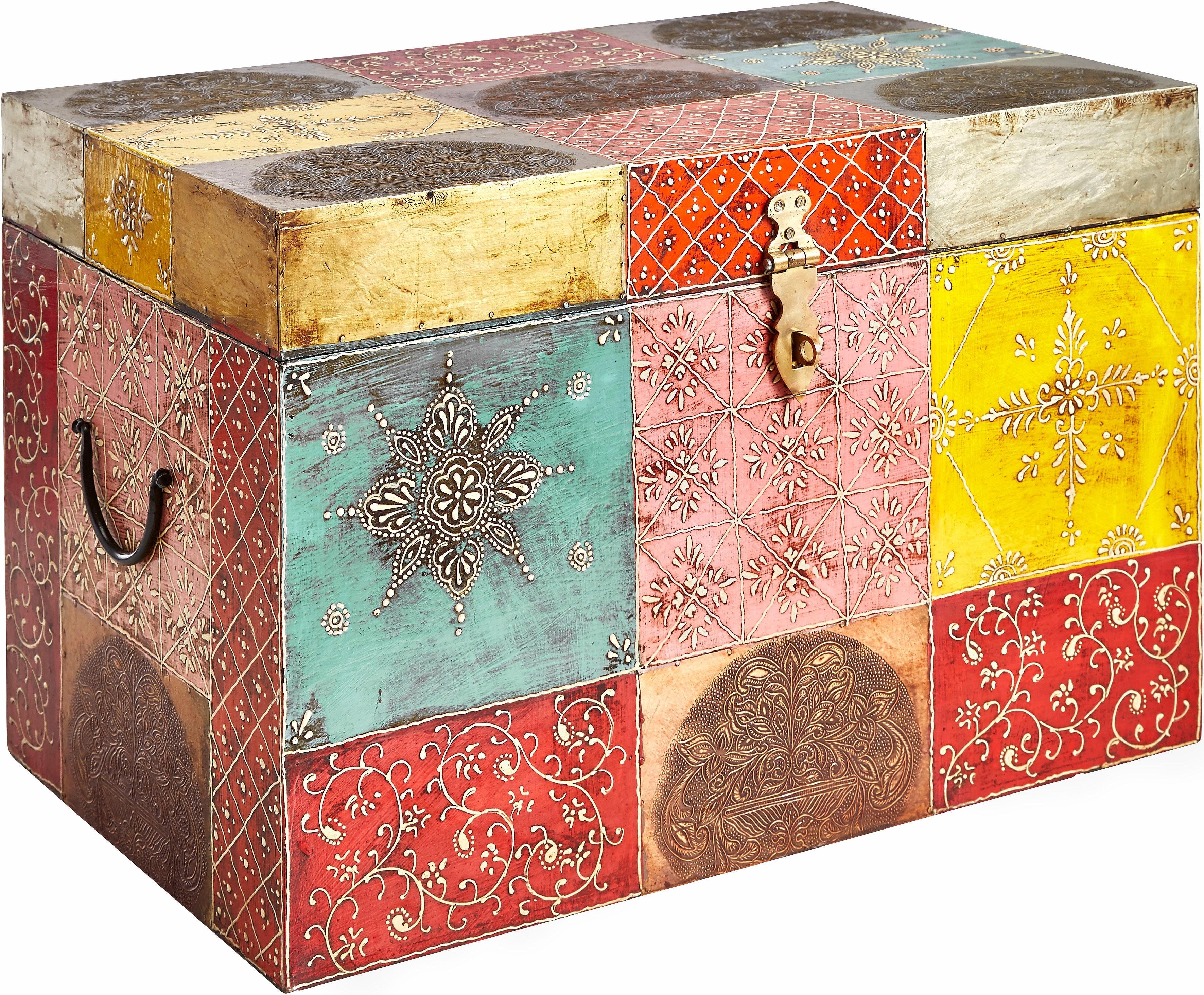 OTTO home Truhe Vivek, handbemalt, mit Metallverschluss