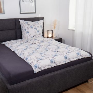 Bettwäsche Baumwolle, Traumschloss, Renforcé, 2 teilig, Blumenwiese, blau, weißer Hintergrund