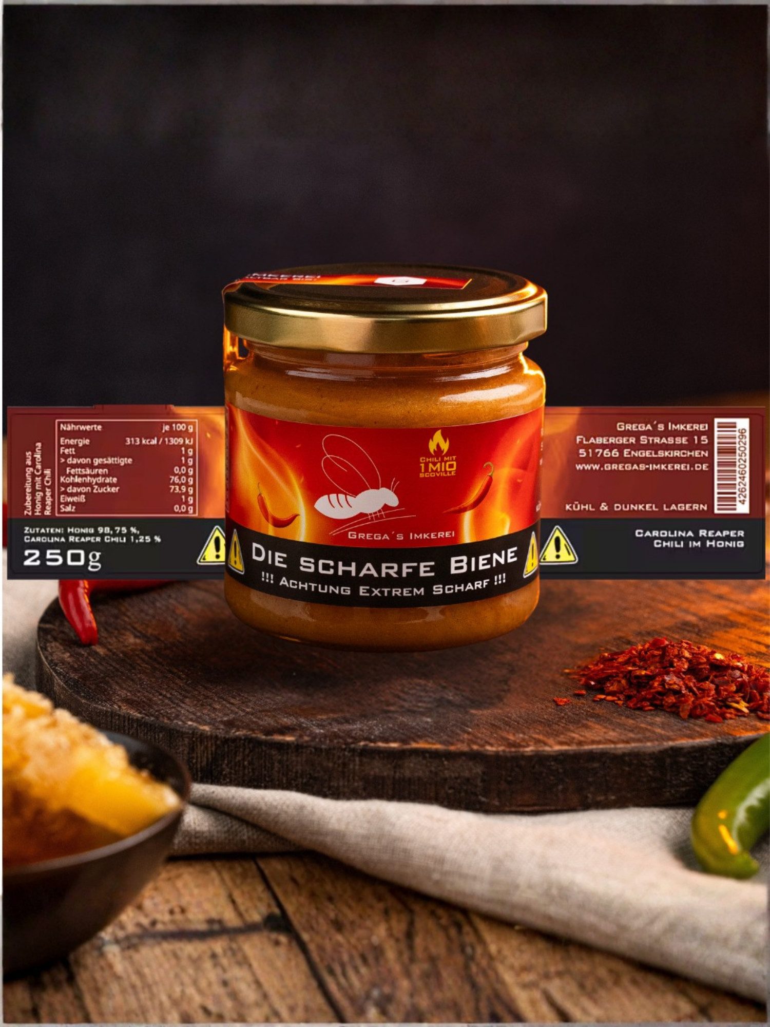 Grega´s Imkerei Honig Die Scharfe Biene 250g - Extrem scharfer Honig mit Carolina Reaper, 1 x 250 g, (für scharfe Saucen, Marinaden oder als gewagter Brotaufstrich), Extrem scharf mit Carolina Reaper Chili (über 1 Mio. Scoville)