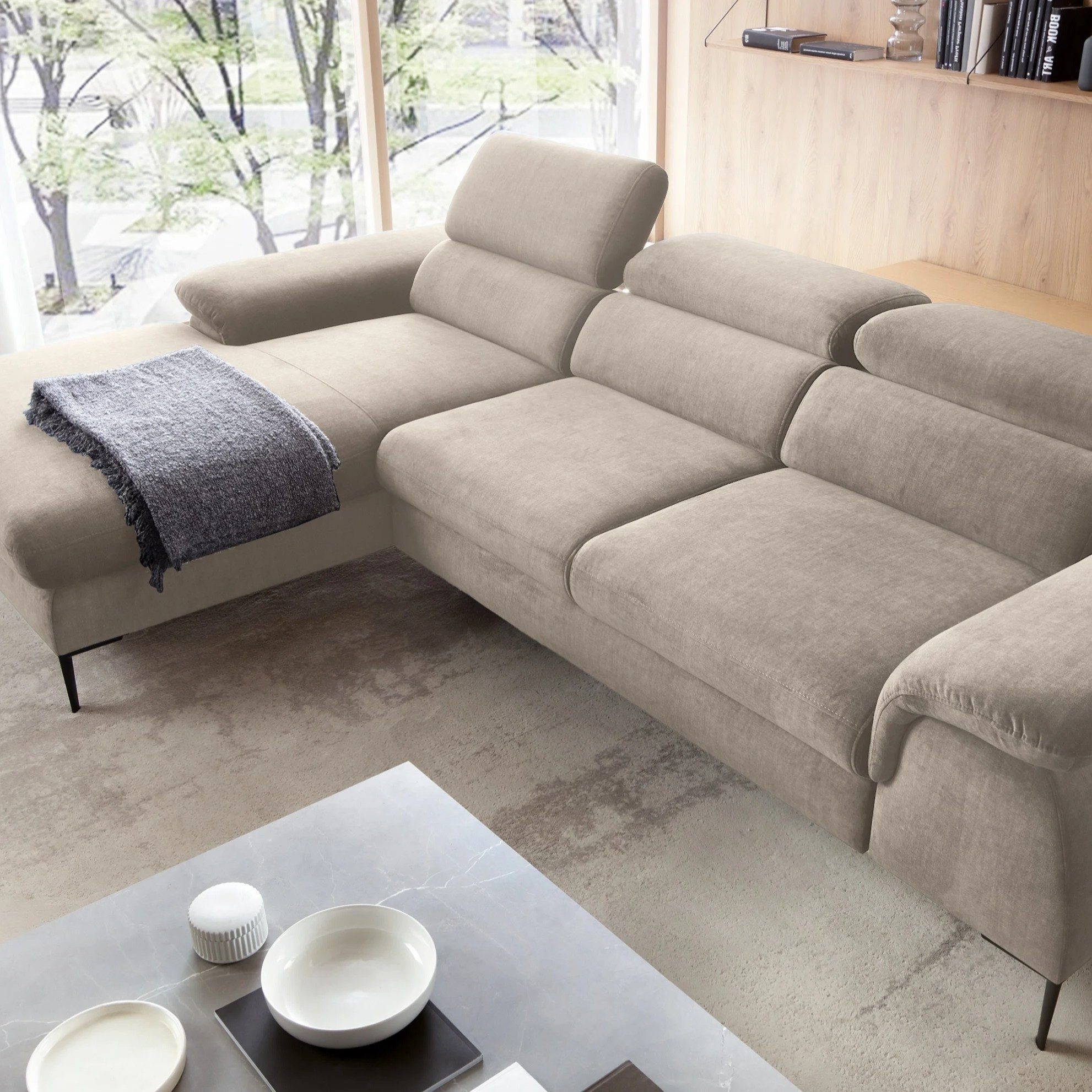 Goldstoff Schlafsofa LARGO Ecksofa mit Schlaffunktion und Stauraum - Sofa L-Form, Couch mit Schlaffunktion und Bettkasten, Einstellbare Kopfstützen
