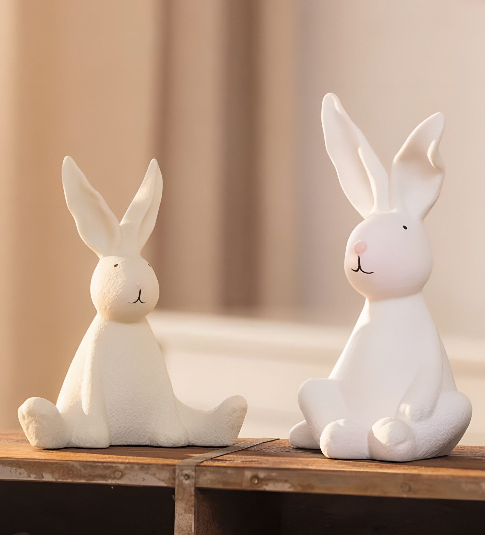 Dekoleidenschaft Dekofigur "Häschen" aus Porzellan in beige und weiß, Osterhase, Osterdeko (2 St., im Set), Osterfigur Hase 15 + 19 cm hoch, Figurenset