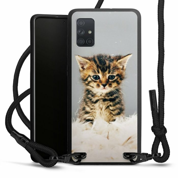 DeinDesign Handyhülle Katze Haustier Feder Kitty Samsung Galaxy A71 Premium Handykette Hülle mit Band Case zum Umhängen