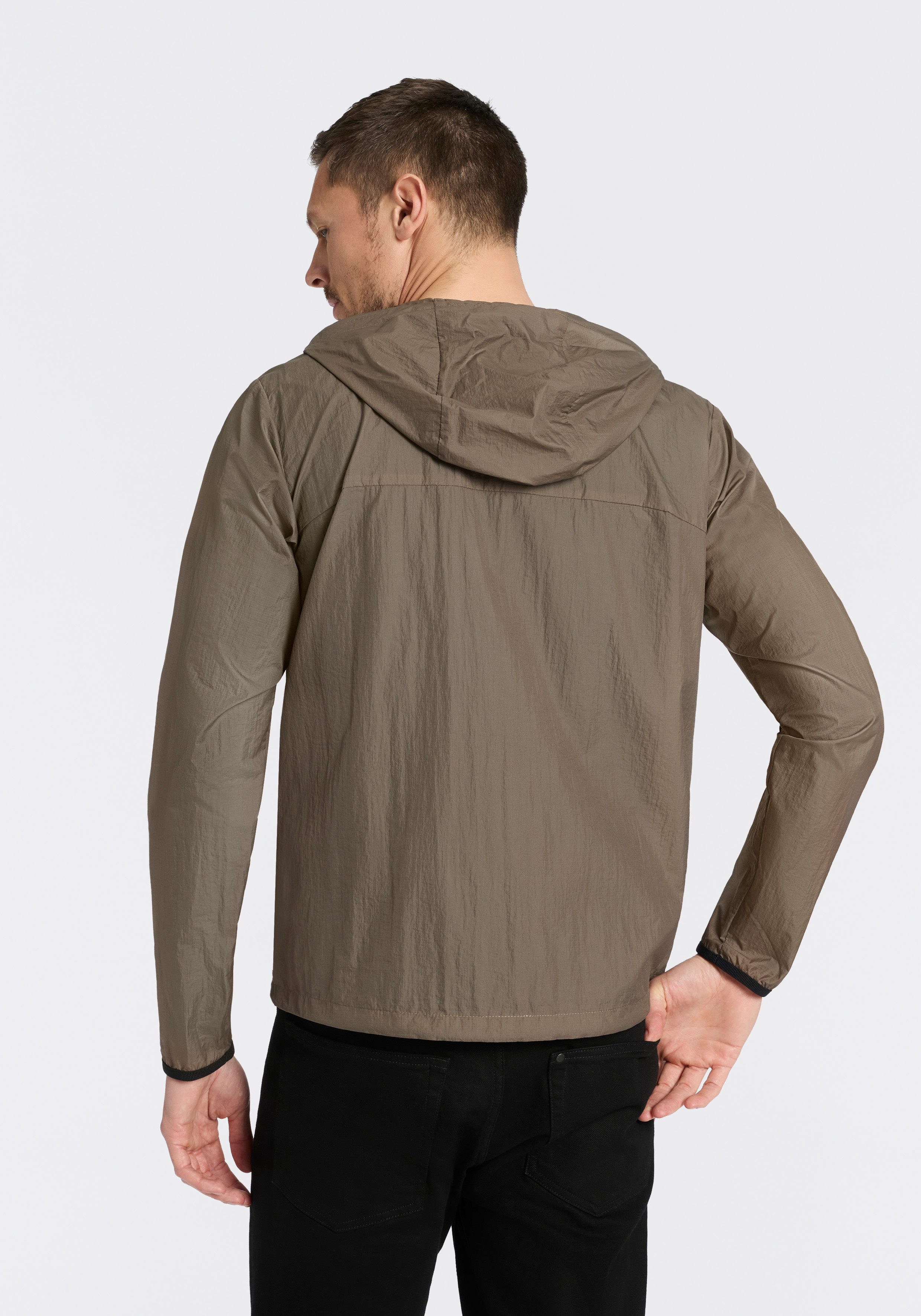 BOSS GREEN Windbreaker Airynix JT sommerliche Qualität, Regular Fit, Kapuze