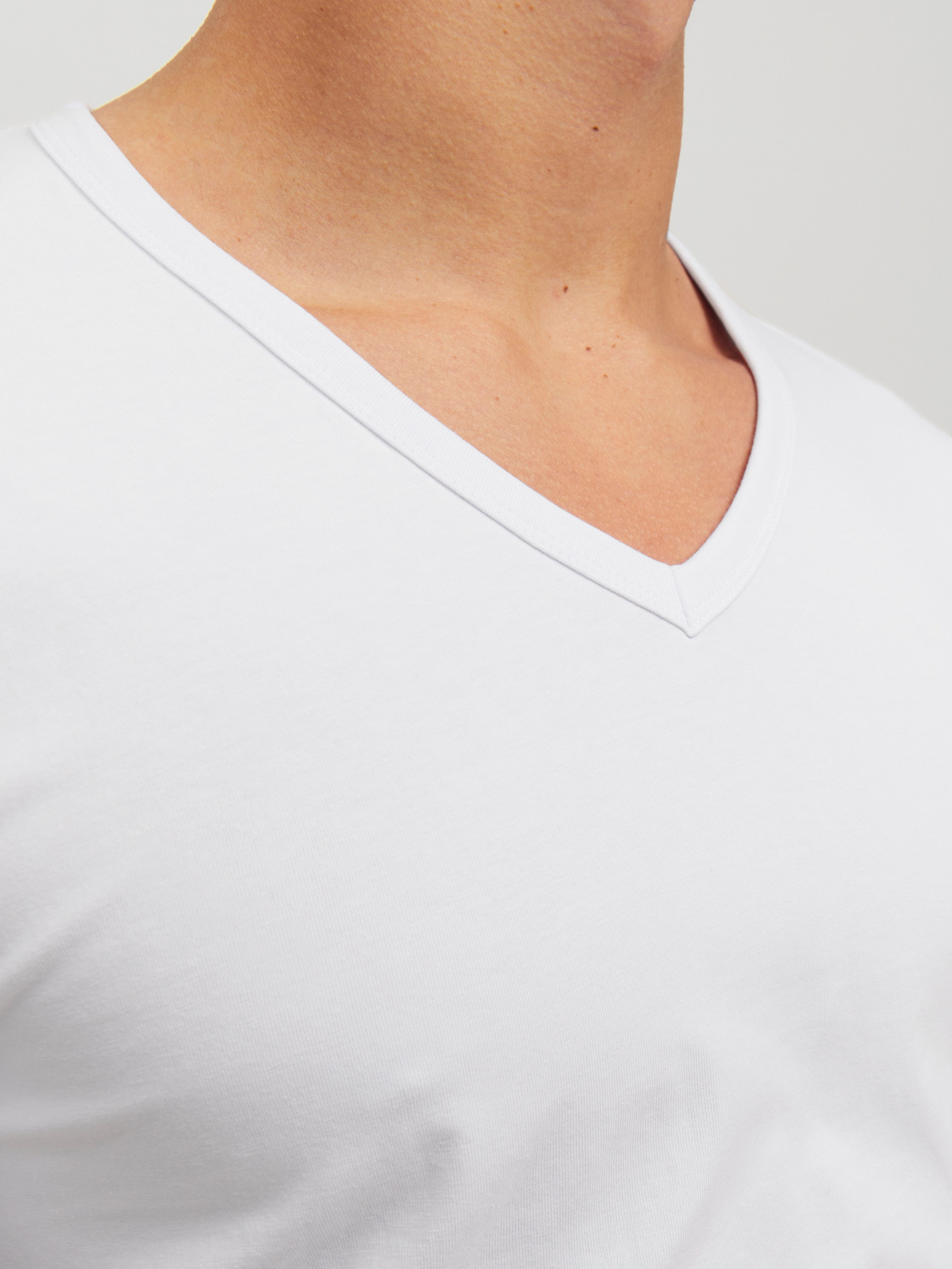 Jack & Jones T-Shirt SLIM- FIT BASIC TEE V-NECK mit V-Ausschnitt