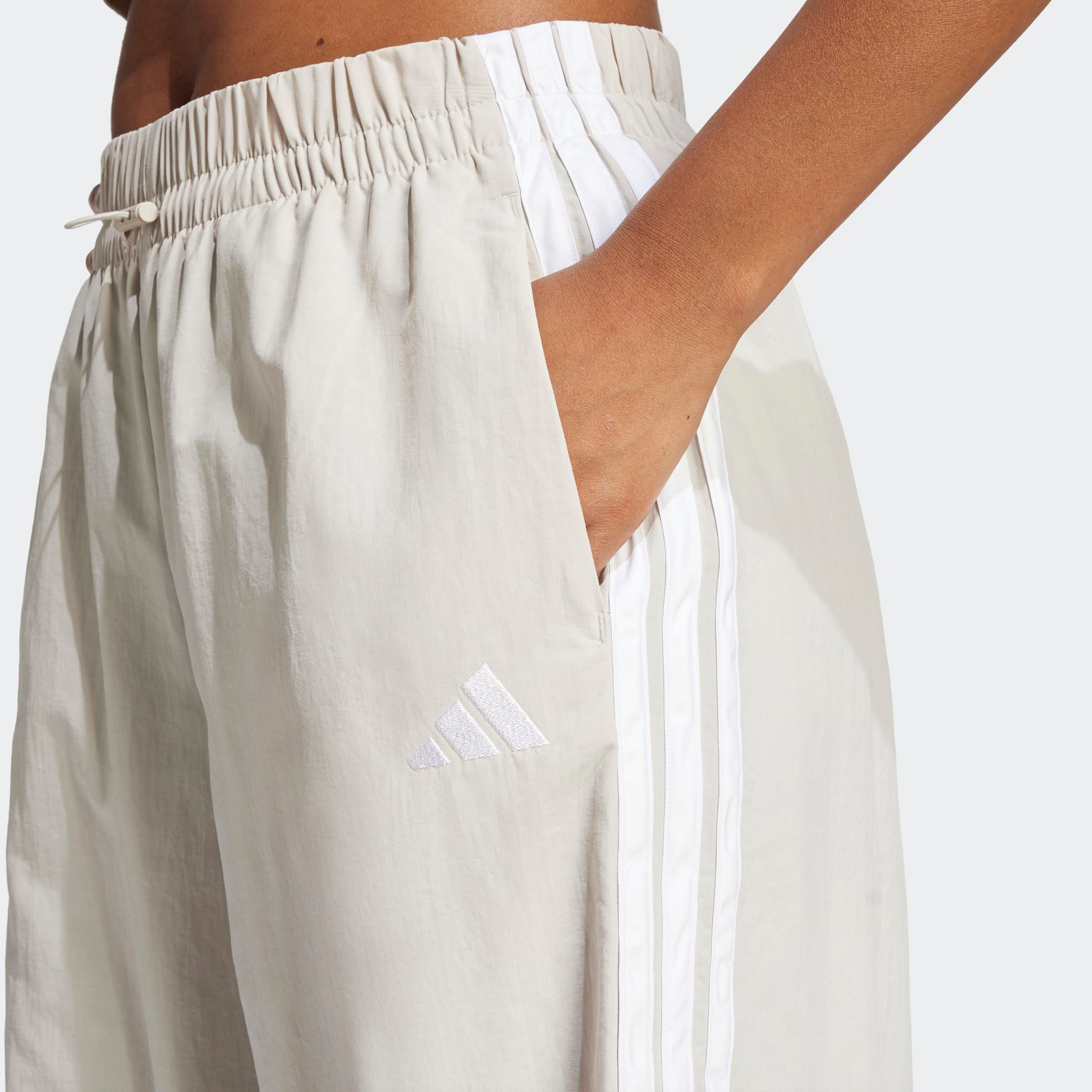 adidas Sportswear Sporthose W 3S WV PT Fallschirmhose, locker geschnitten, mit weitem Bein
