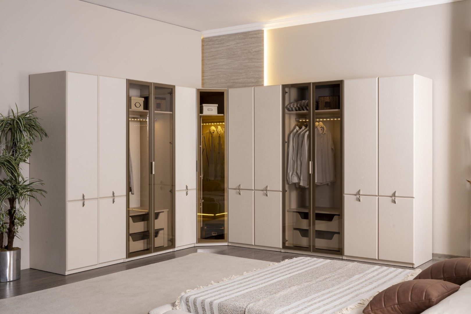Xlmoebel Eckkleiderschrank Eckkleiderschrank von XLMOEBEL in Beige mit praktischem Innenleben (1-St., Eckkleiderschrank 349 x 306 cm) Made in Europa