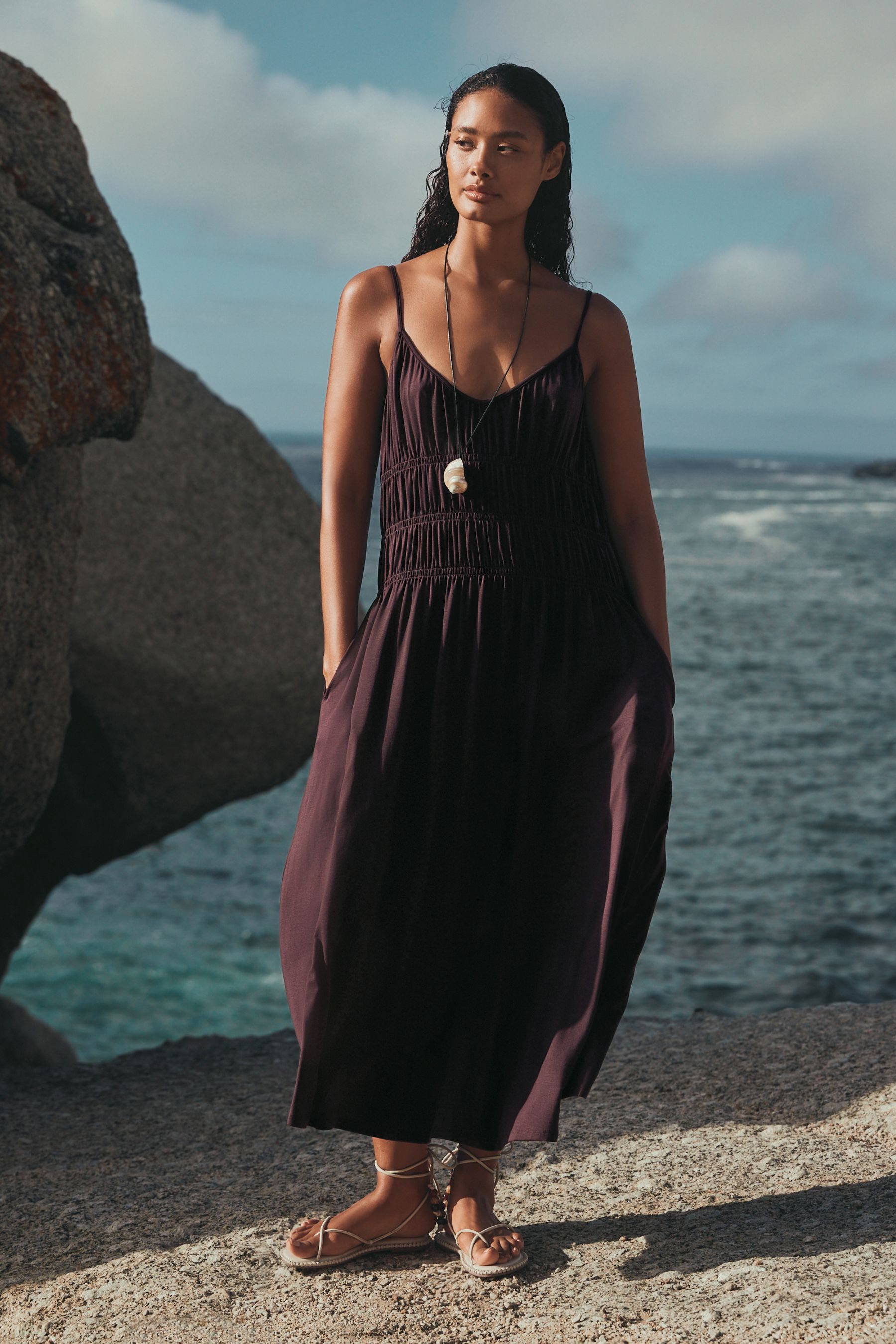Next Midikleid Gesmoktes Minikleid mit dünnen Trägern (1-tlg) – Bild 5 von 5