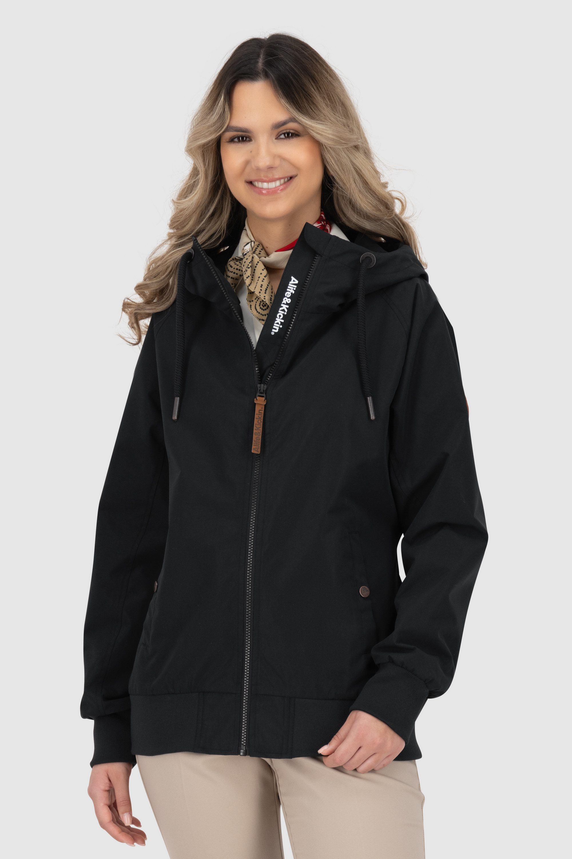 Alife & Kickin Outdoorjacke RenitaAKA mit Kapuze in bequemen Fit