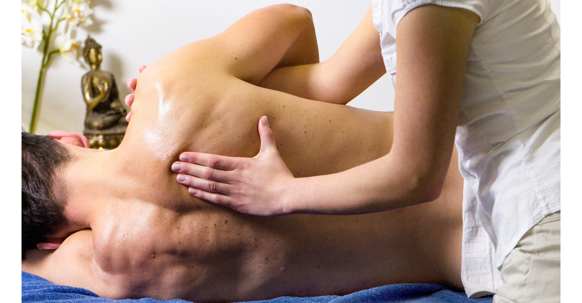 Jochen Schweizer Erlebnisgutschein Lomi Lomi Massage Wiesbaden (60 Min), Entdecke pure Entspannung mit Lomi Lomi!