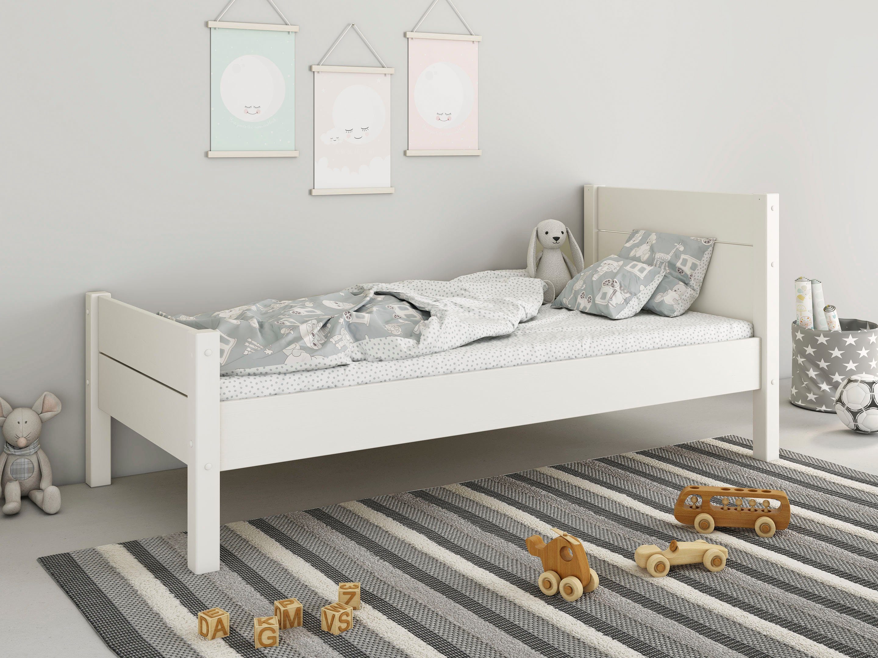 Home affaire Einzelbett "ATSU ", ideal für Kinderzimmer, zertifiziertes Massivholz (Kiefer), schlichtes Skandi-Design | Einzelbetten