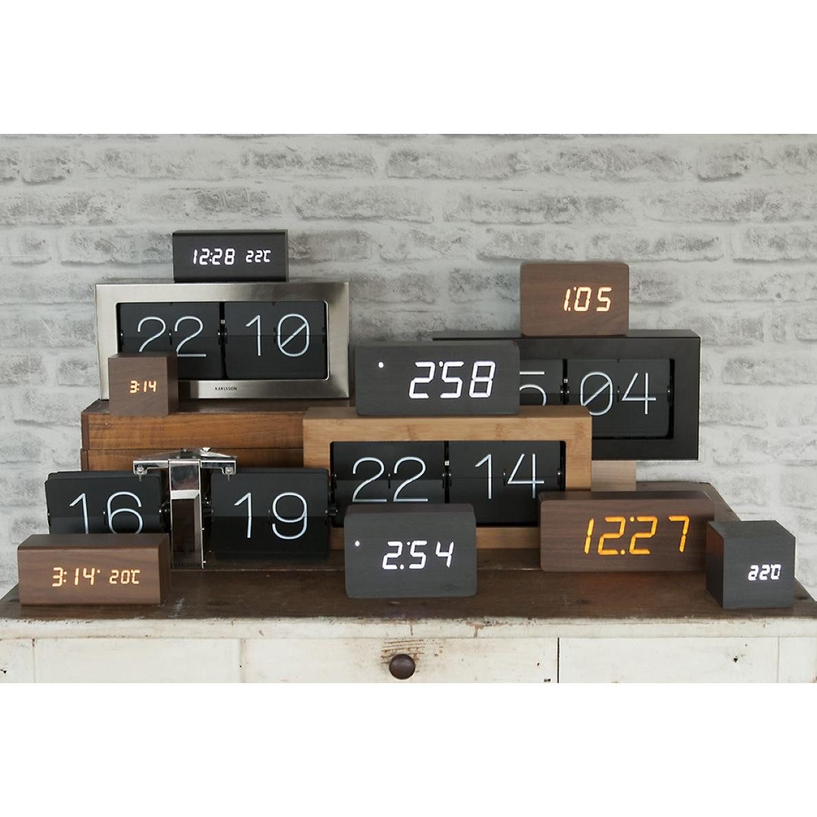 Karlsson Uhr Wecker Block Schwarz mit LED Anzeige
