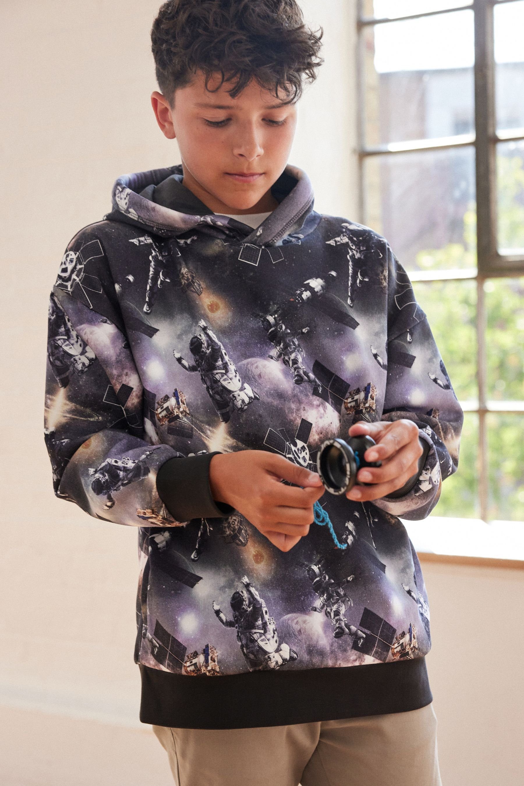 Next Kapuzensweatshirt Kapuzensweatshirt mit Space (1-tlg) Black Digitaldruck