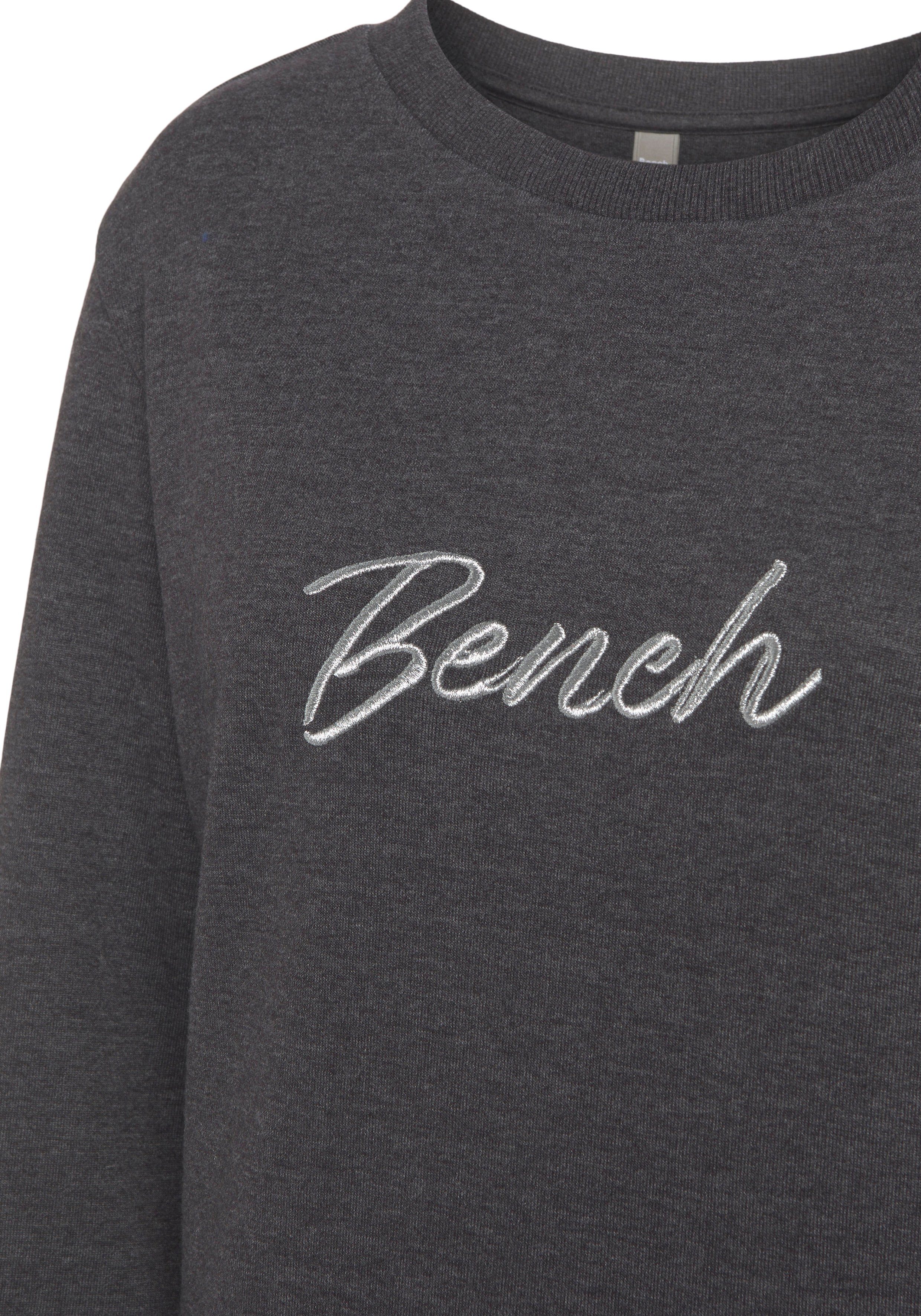 Bench. Loungewear Sweatshirt mit glänzender Logostickerei, Loungewear