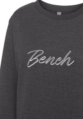 Bench. Loungewear Sweatshirt -Loungeshirt mit glänzender Logostickerei, Loungewear, Loungeanzug