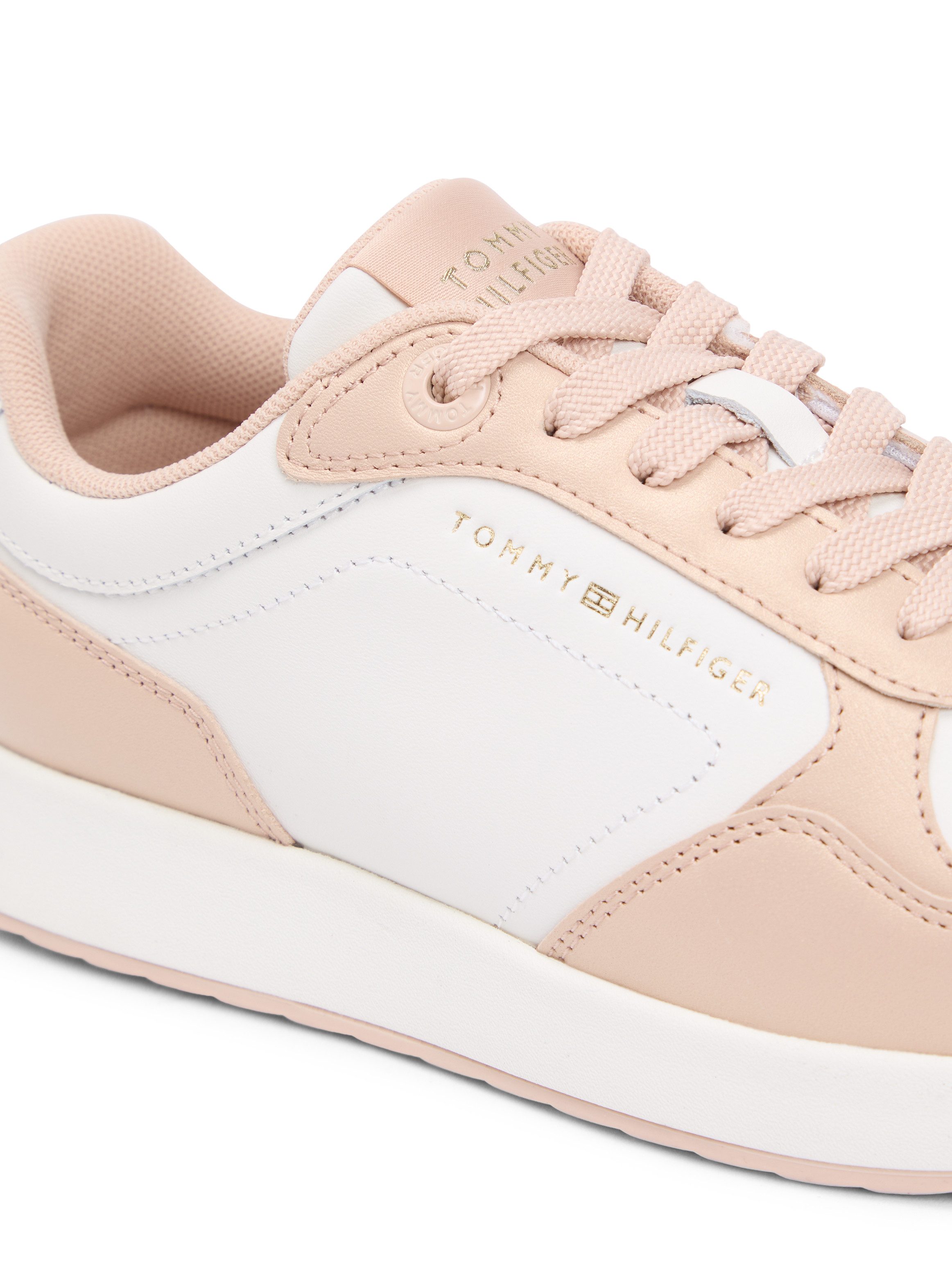 Tommy Hilfiger TH CHIC EVA RUNNER Plateausneaker Freizeitschuh, Halbschuh, Schnürschuh in leicht glänzender Optik