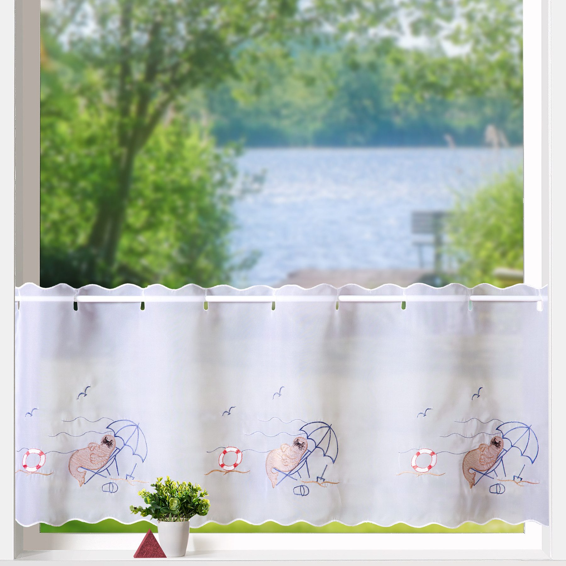 heimtexland Scheibengardine Badezimmer Deko Gardine maritim bestickt 45x112 cm (1 St), Ösen, transparent, Voile, Bistrogardine I farbige Stickerei I Fensterdeko Seehund